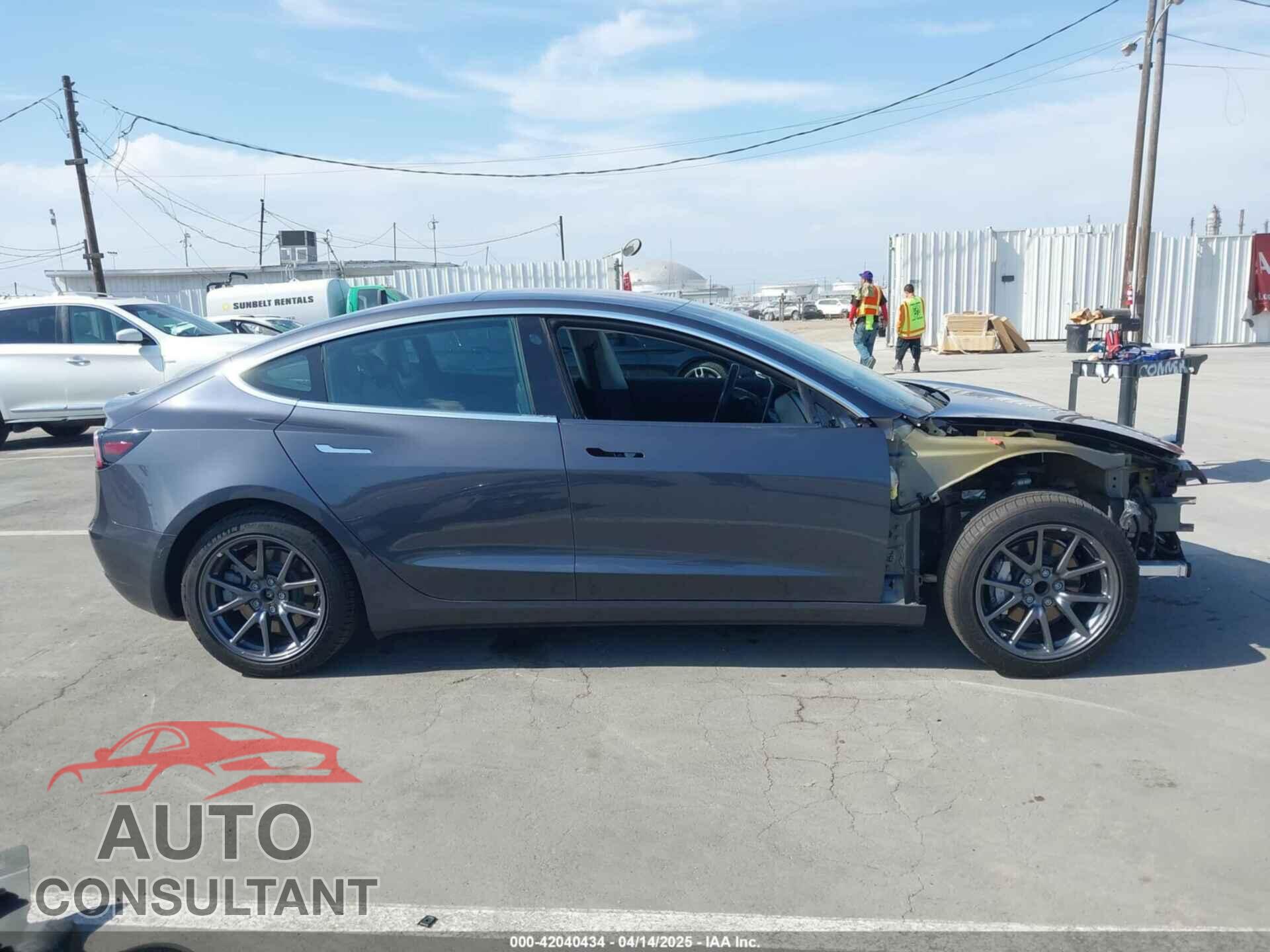 TESLA MODEL 3 2018 - 5YJ3E1EA5JF158505