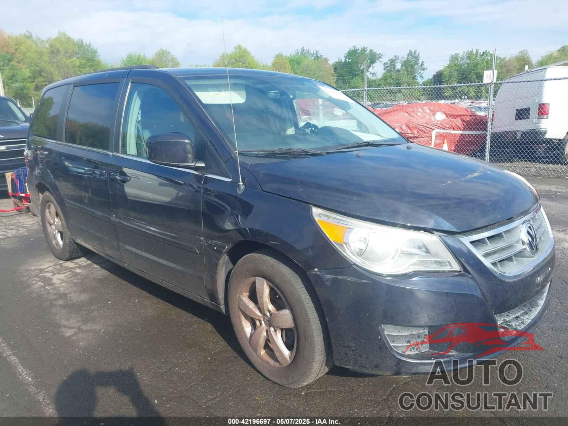VOLKSWAGEN ROUTAN 2011 - 2V4RW3DG3BR717246