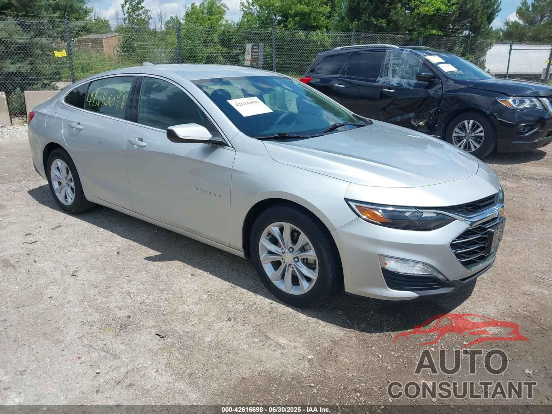 CHEVROLET MALIBU 2021 - 1G1ZD5ST1MF069808