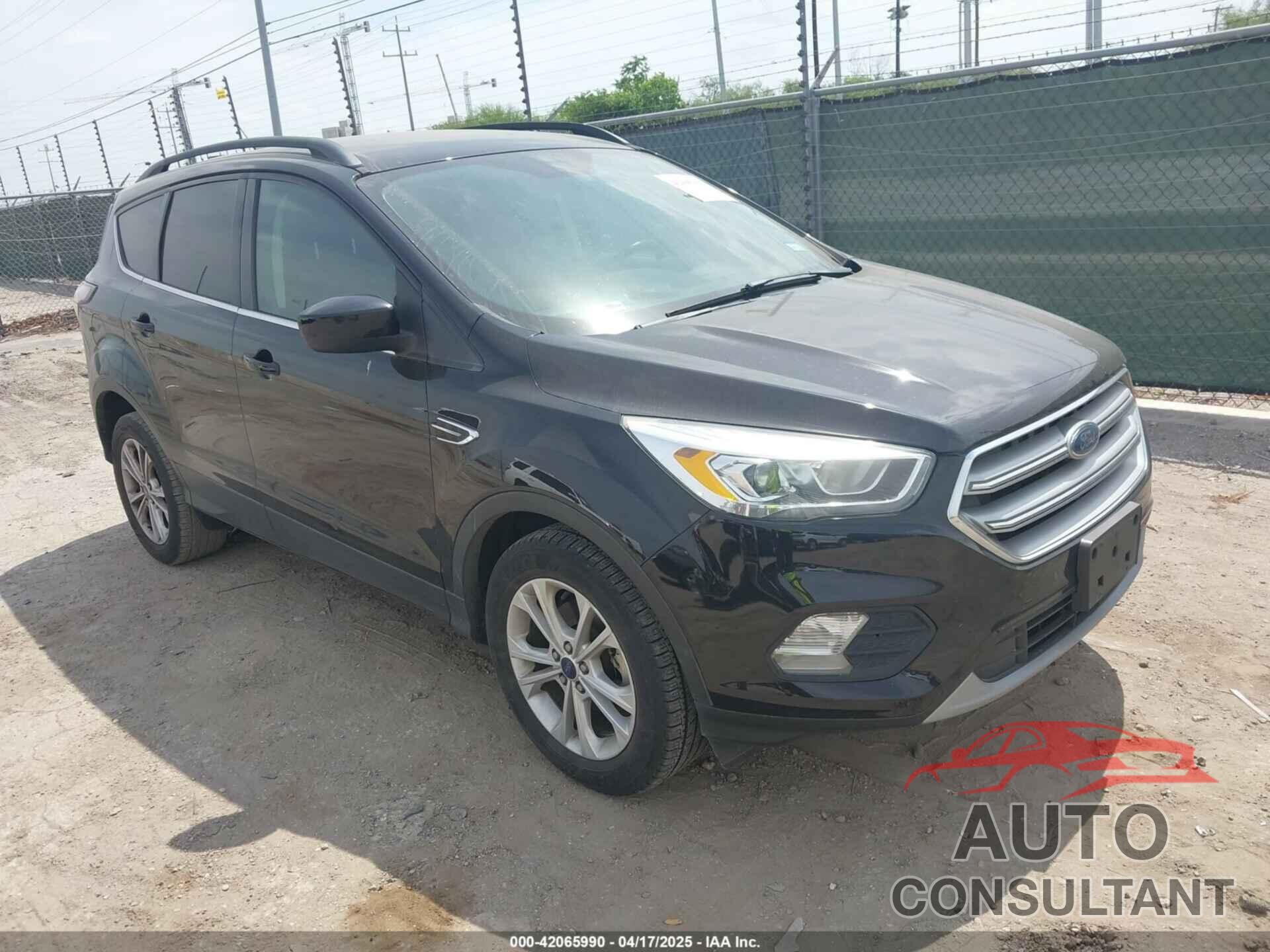 FORD ESCAPE 2017 - 1FMCU0GD0HUC24833