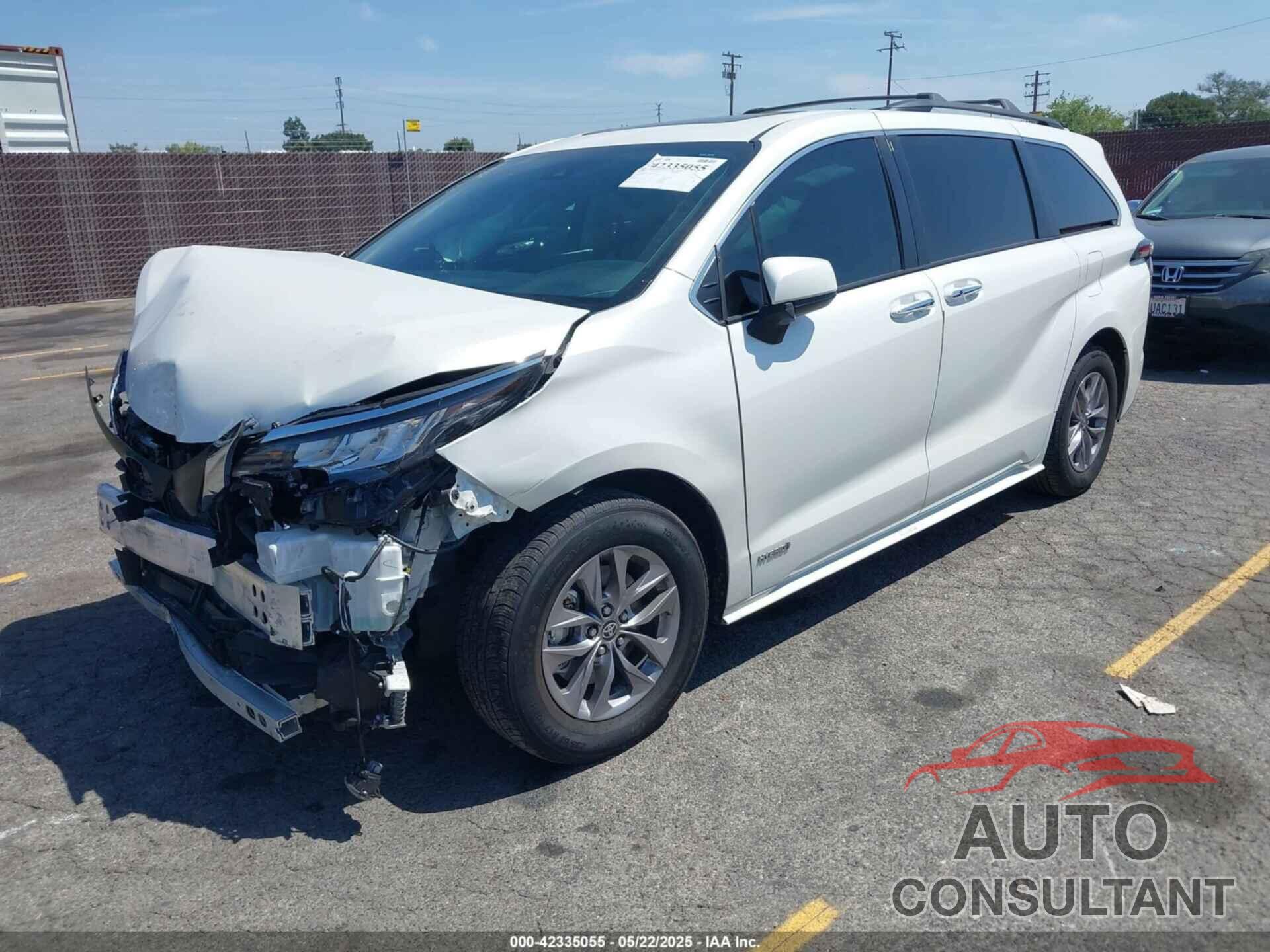 TOYOTA SIENNA 2021 - 5TDJRKEC8MS032240
