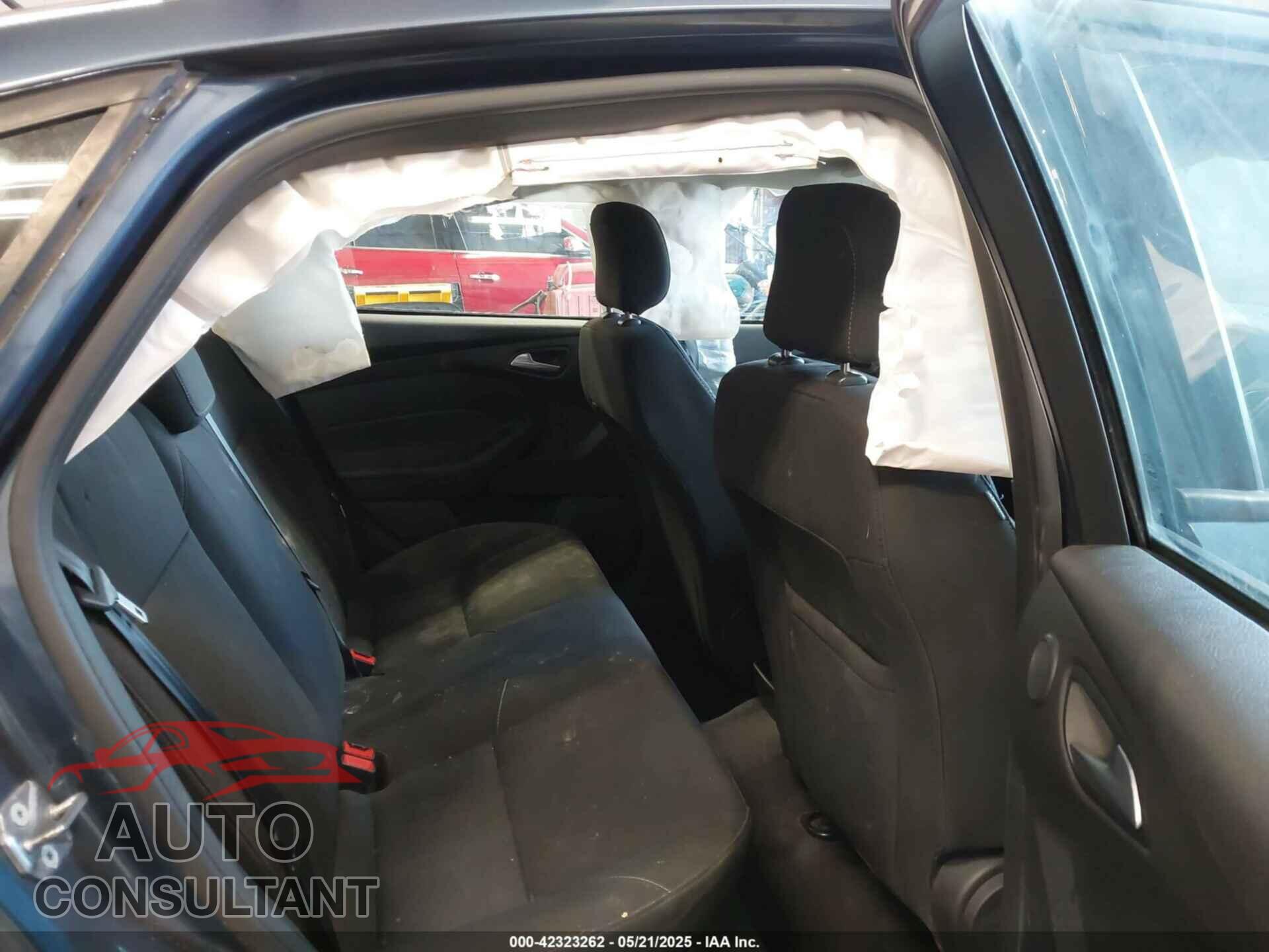 FORD FOCUS 2018 - 1FADP3H20JL323121