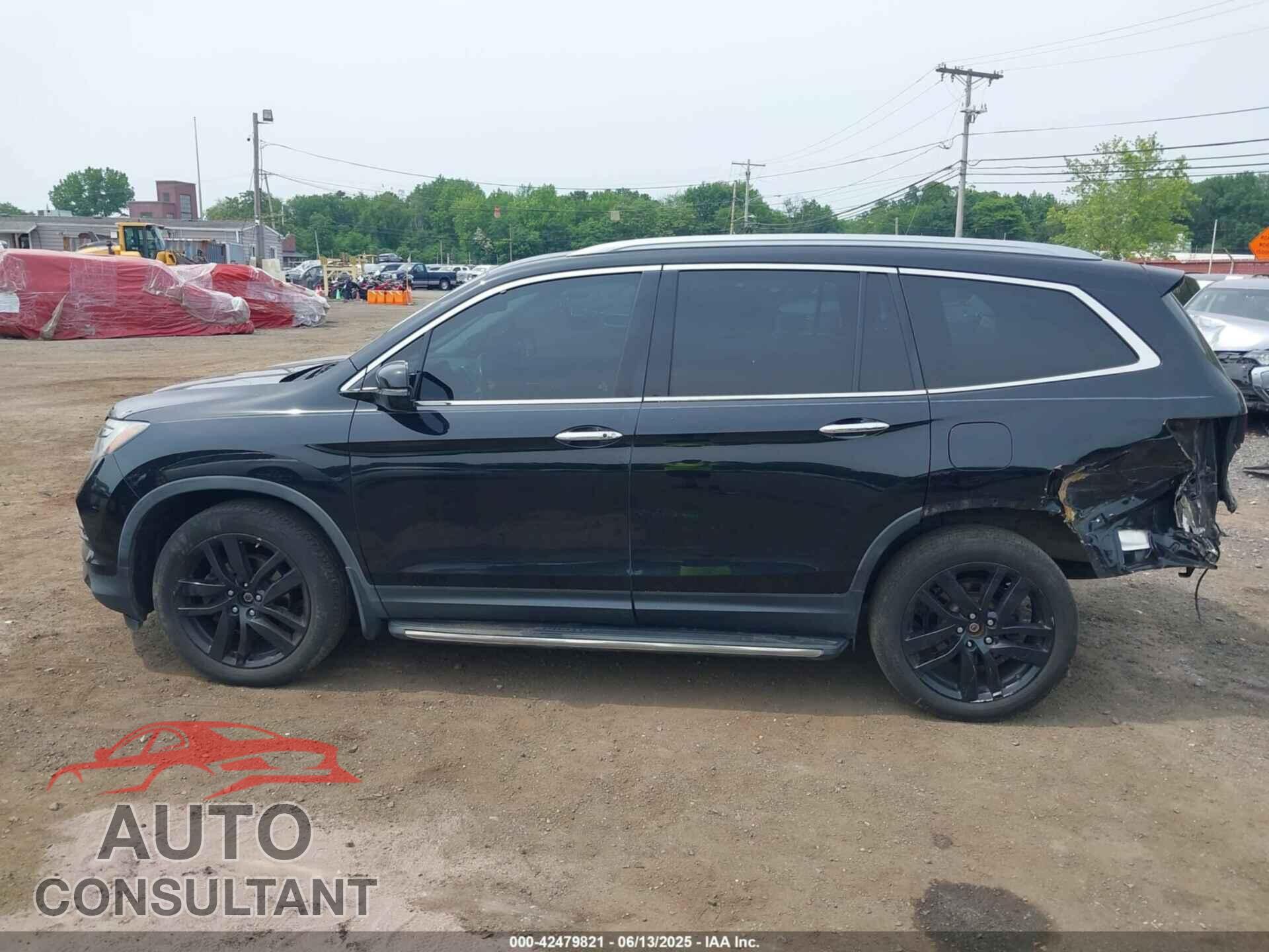 HONDA PILOT 2017 - 5FNYF6H93HB081404