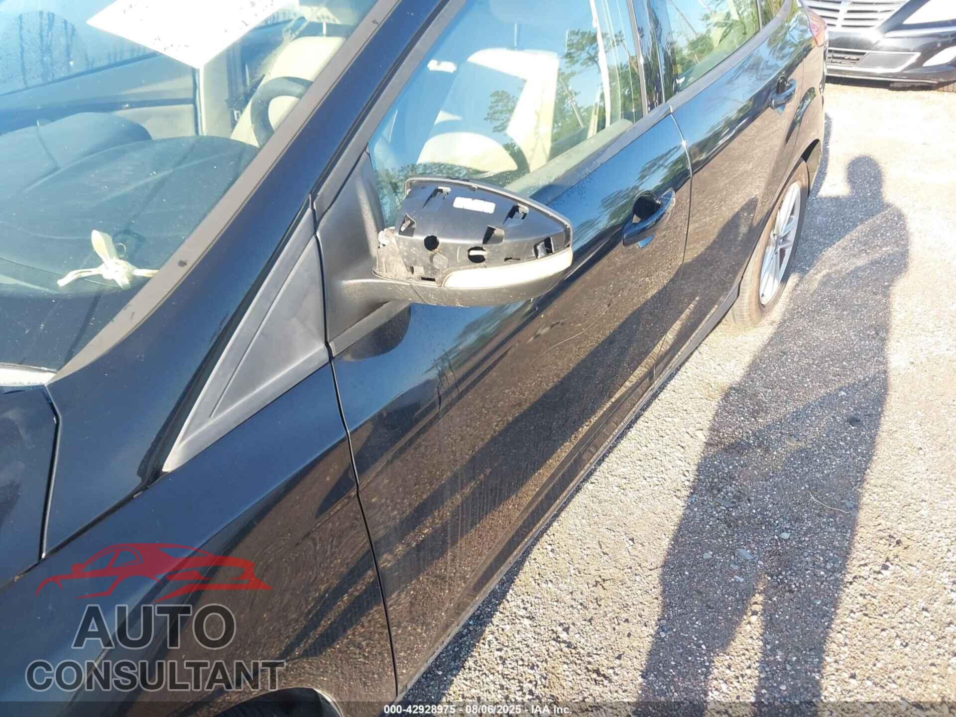 FORD FOCUS 2017 - 1FADP3K22HL232015