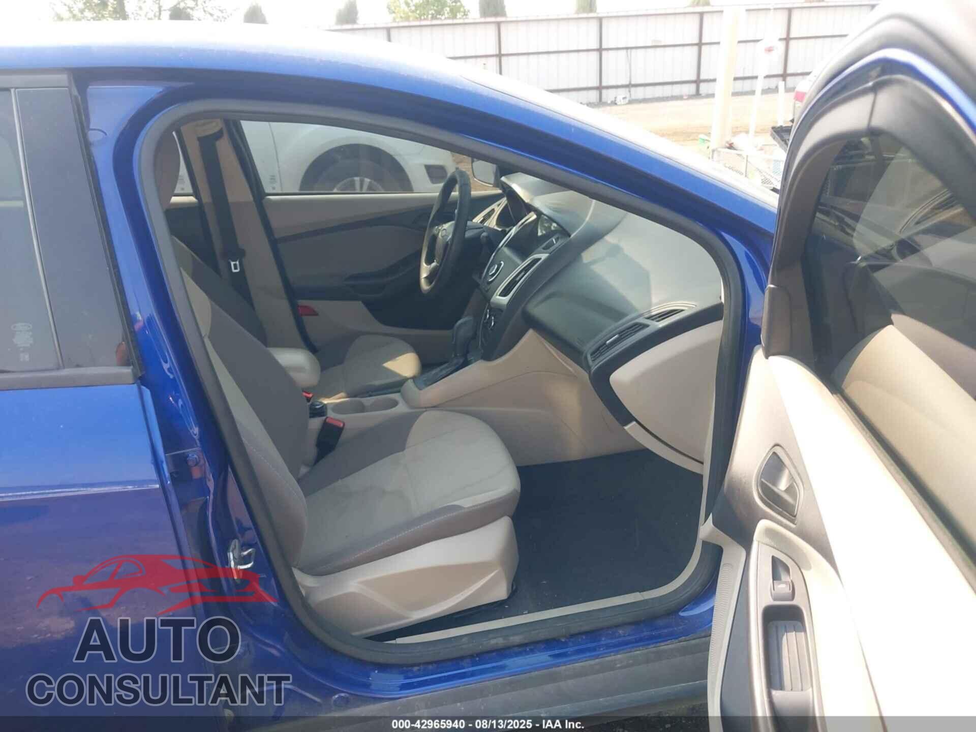 FORD FOCUS 2012 - 1FAHP3F28CL411292