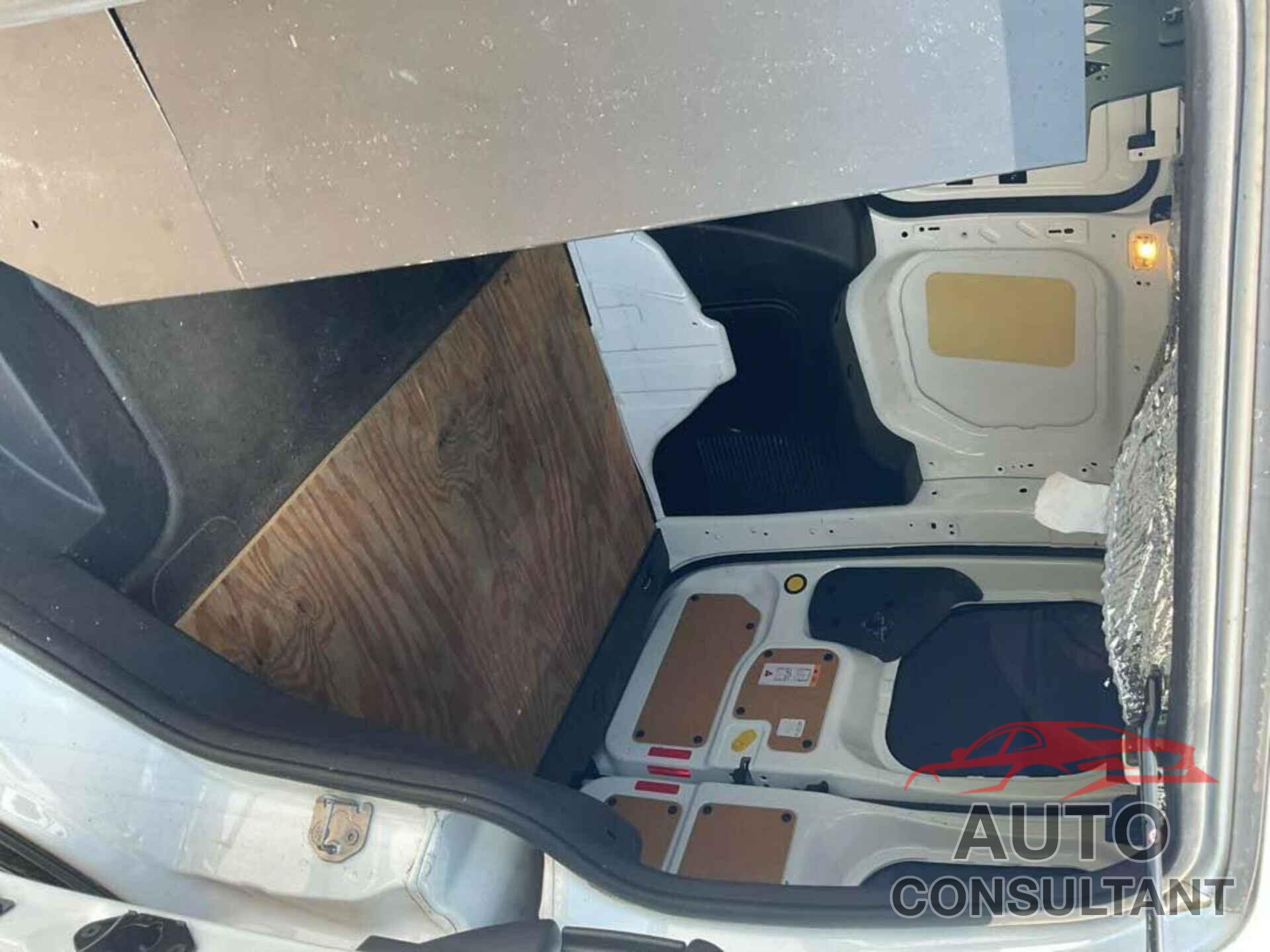 FORD TRANSIT CONNECT 2018 - NM0LS6E76J1350998