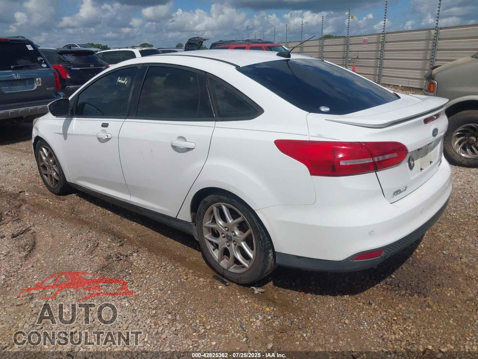 FORD FOCUS 2015 - 1FADP3F23FL200715