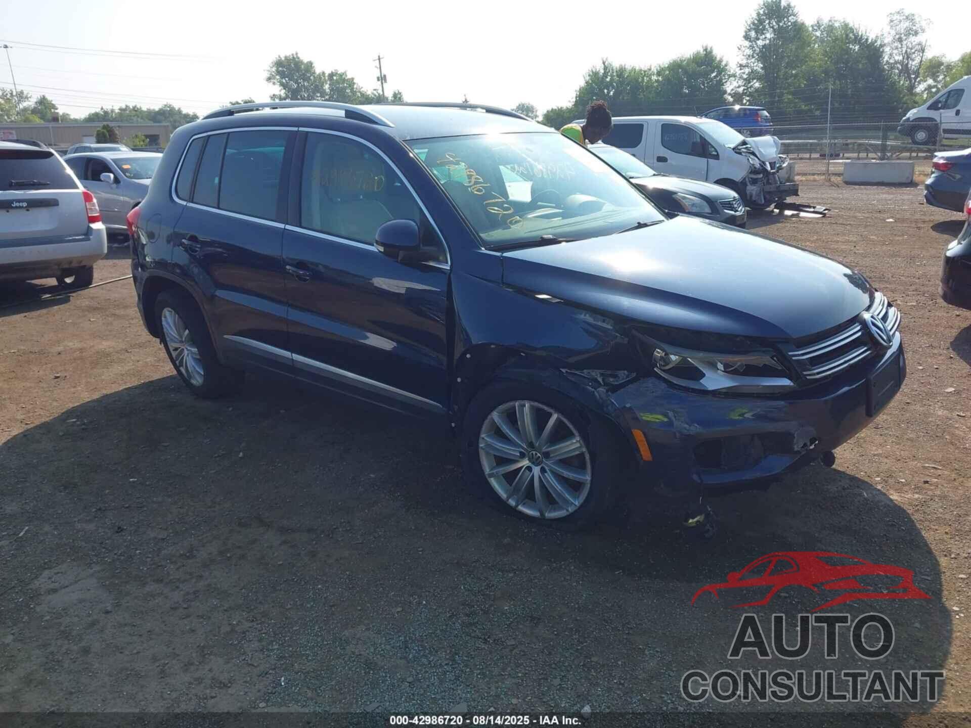 VOLKSWAGEN TIGUAN 2014 - WVGBV3AX2EW578396