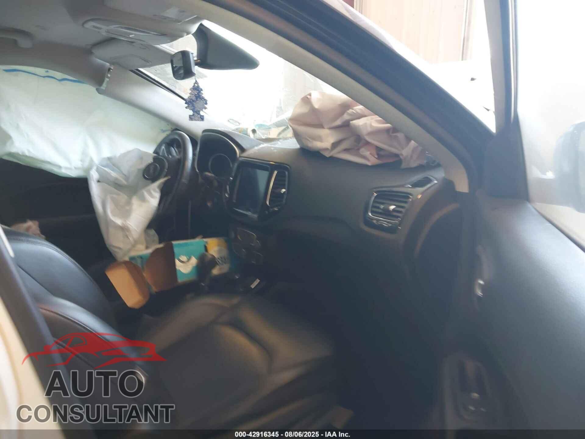 JEEP COMPASS 2020 - 3C4NJDCB2LT101295