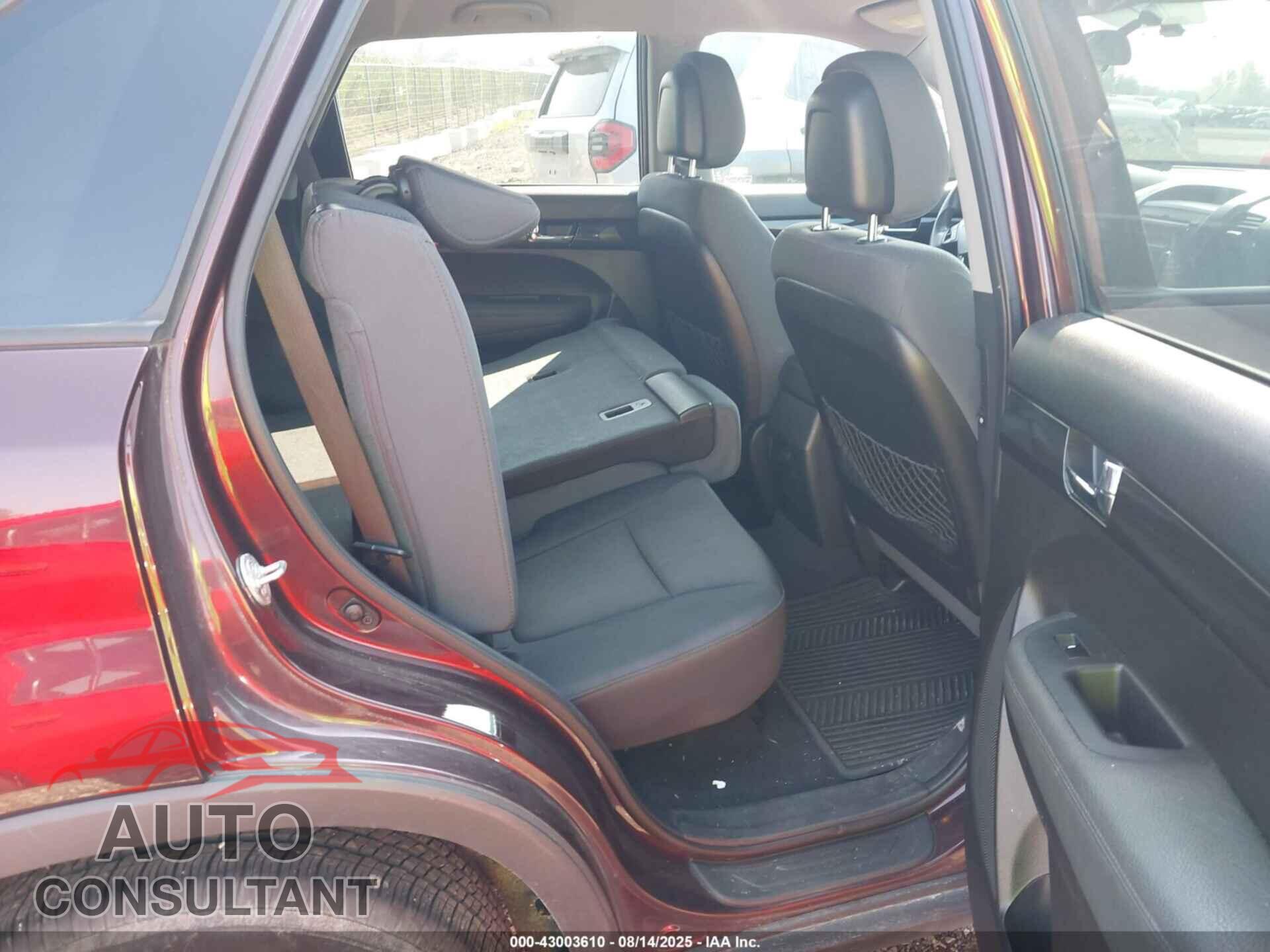 KIA SORENTO 2012 - 5XYKT3A17CG296934