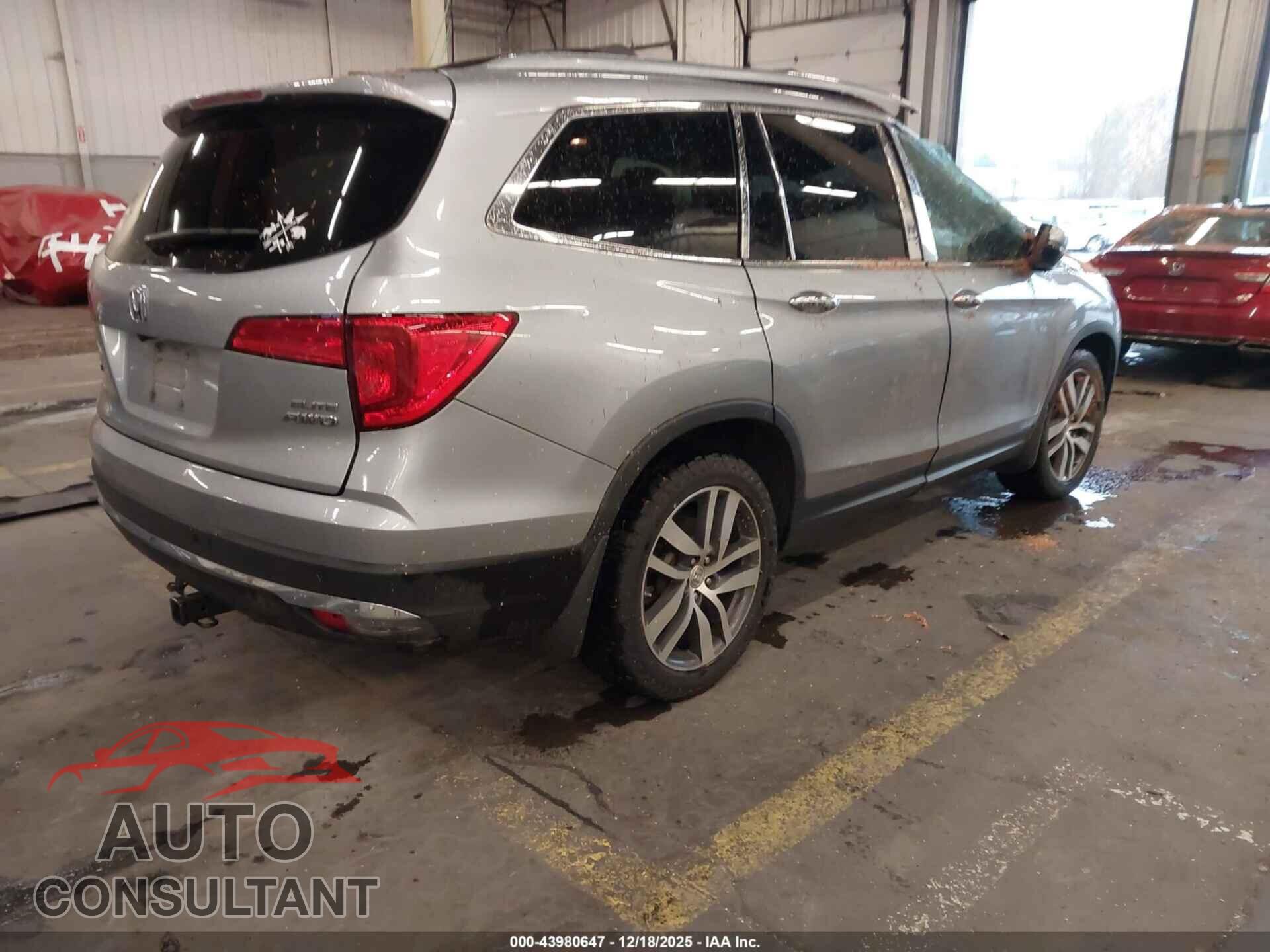 HONDA PILOT 2017 - 5FNYF6H02HB044183