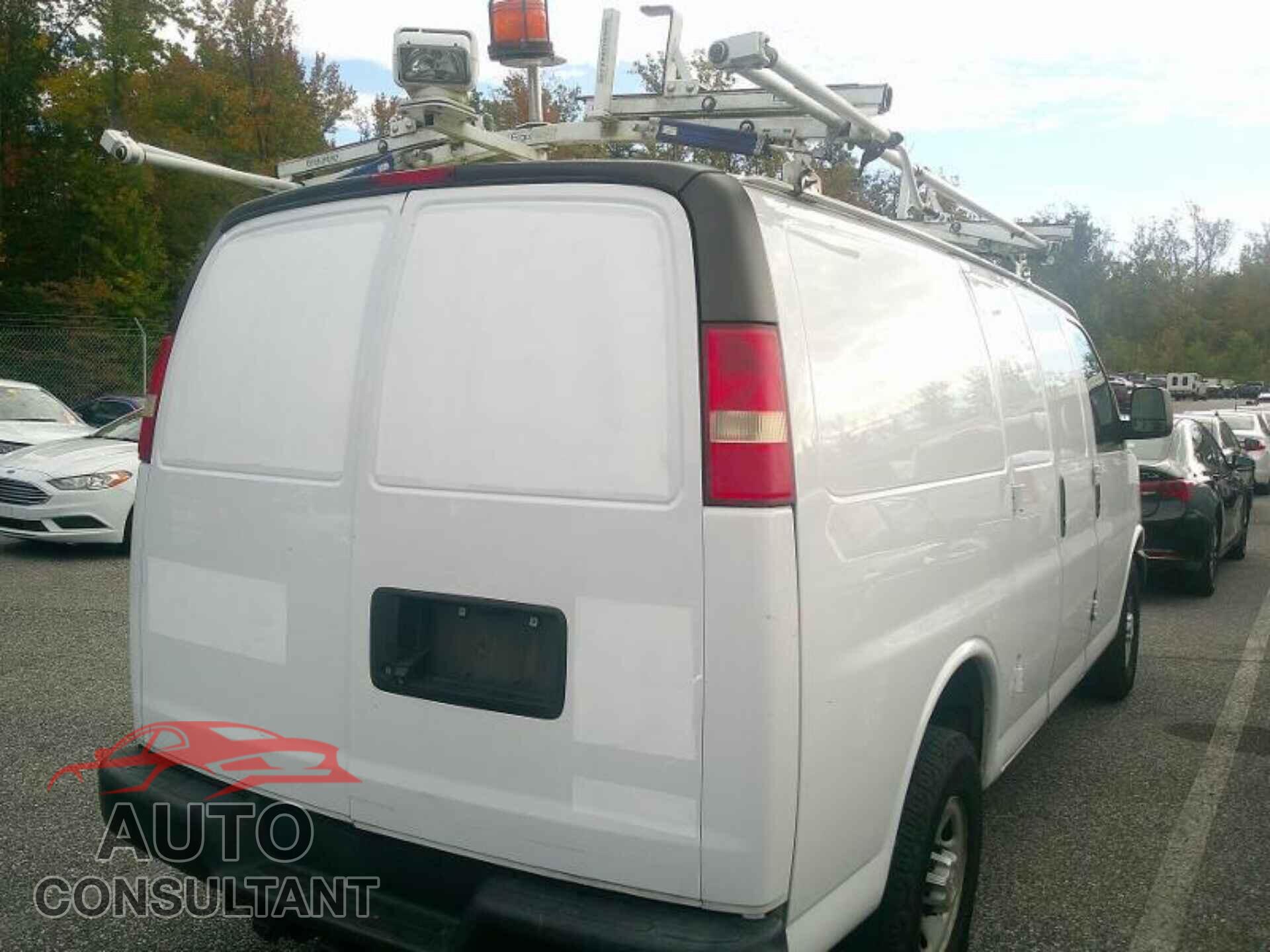CHEVROLET EXPRESS 2500 2015 - 1GCWGFCF4F1157736