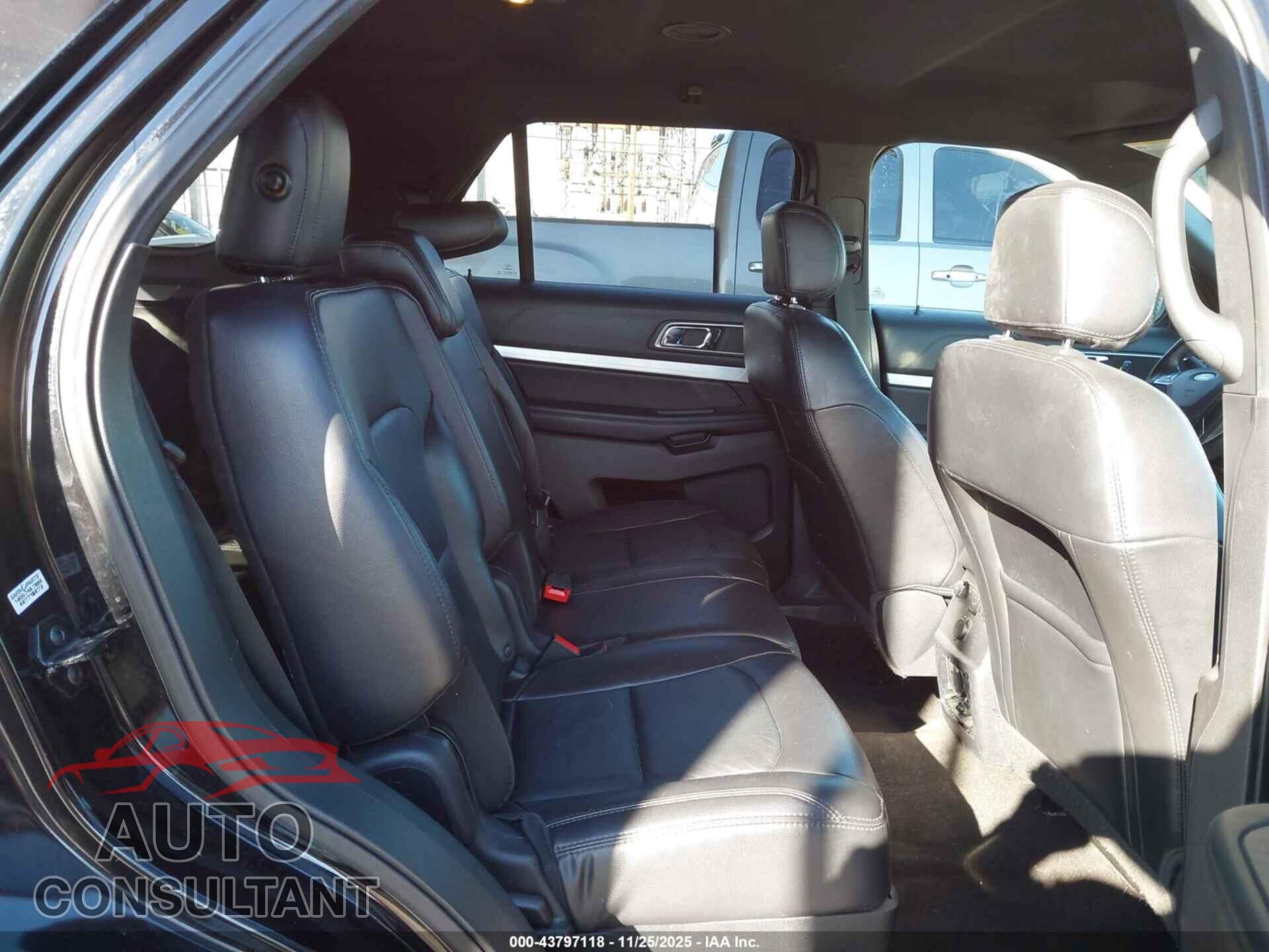 FORD EXPLORER 2017 - 1FM5K7D8XHGD55314