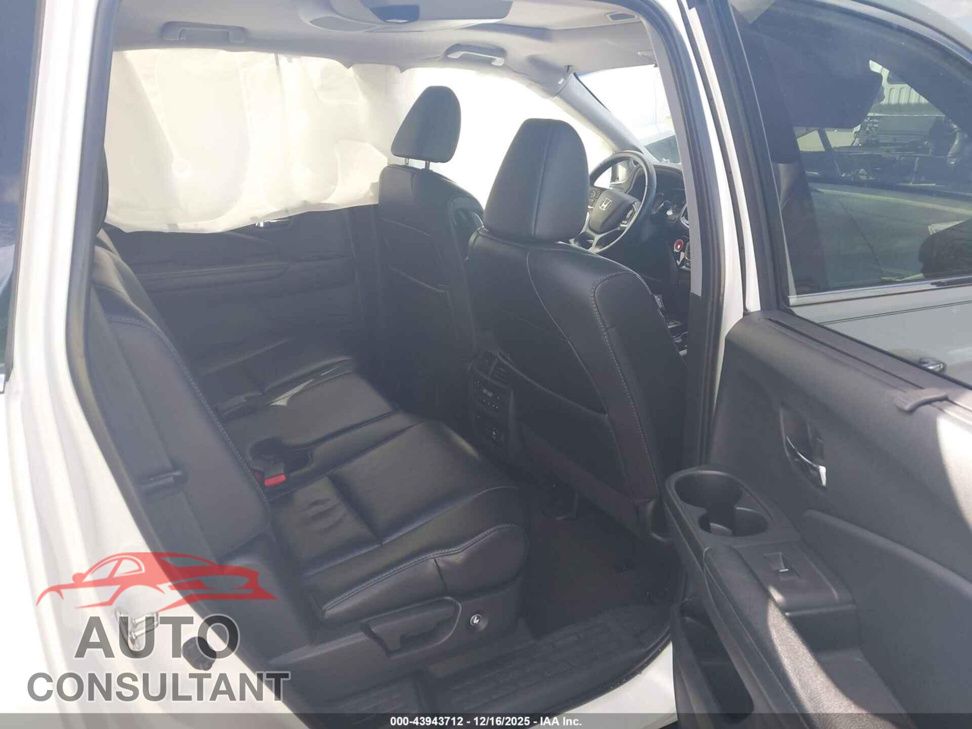 HONDA PILOT 2019 - 5FNYF5H97KB010921