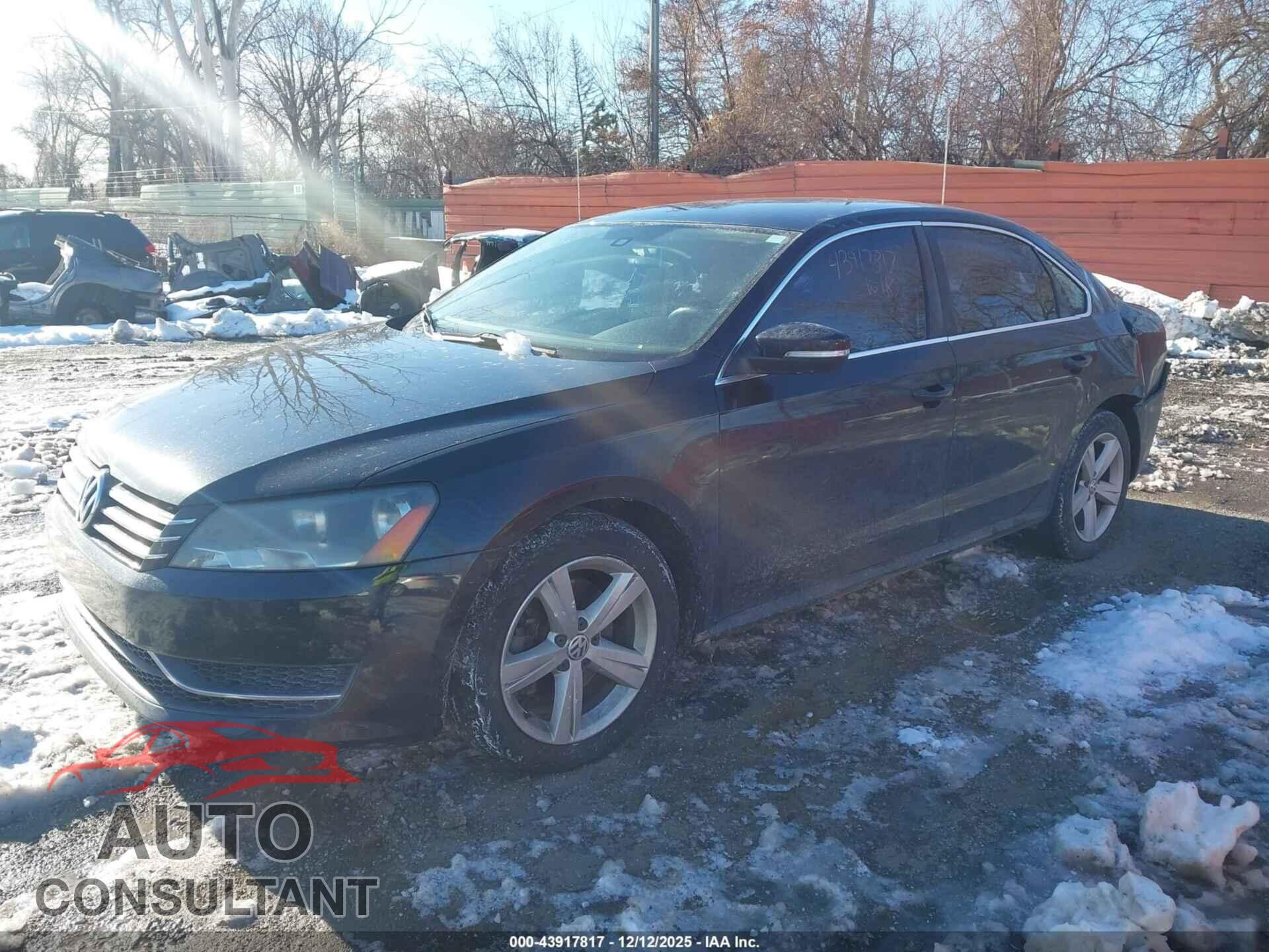 VOLKSWAGEN PASSAT 2013 - 1VWBH7A3XDC020177