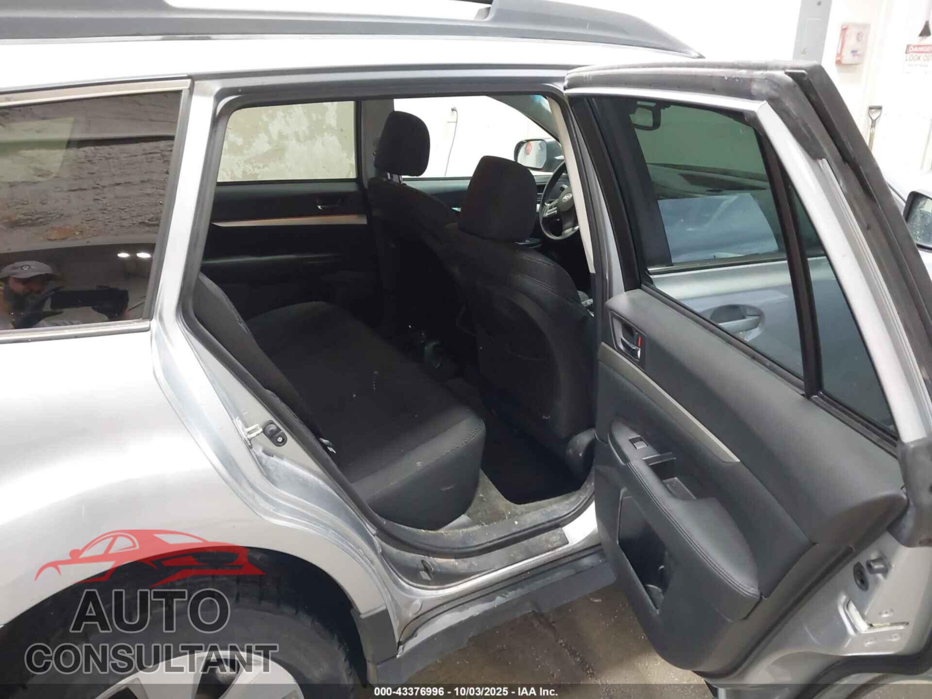 SUBARU OUTBACK 2012 - 4S4BRBGC8C3275687