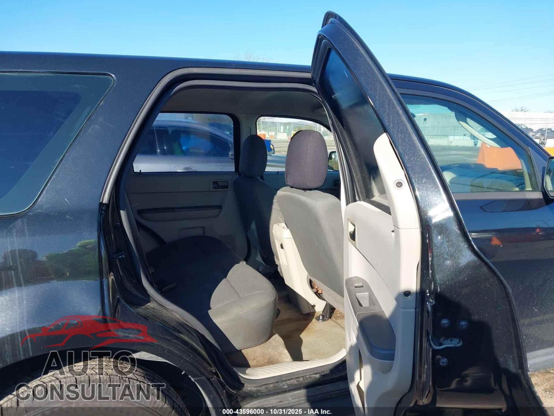 FORD ESCAPE 2011 - 1FMCU0C75BKA02677