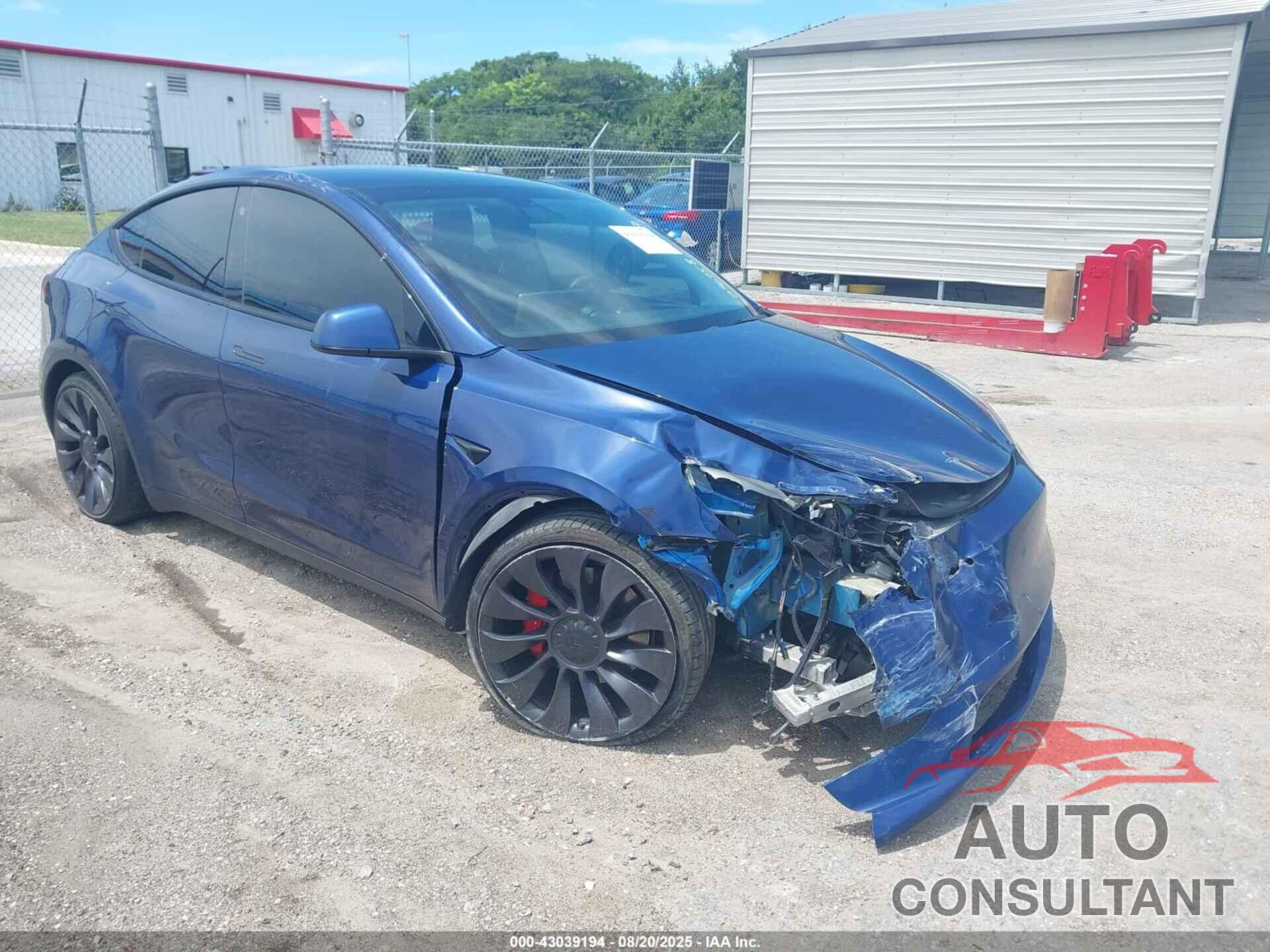 TESLA MODEL Y 2021 - 5YJYGDEF7MF256758