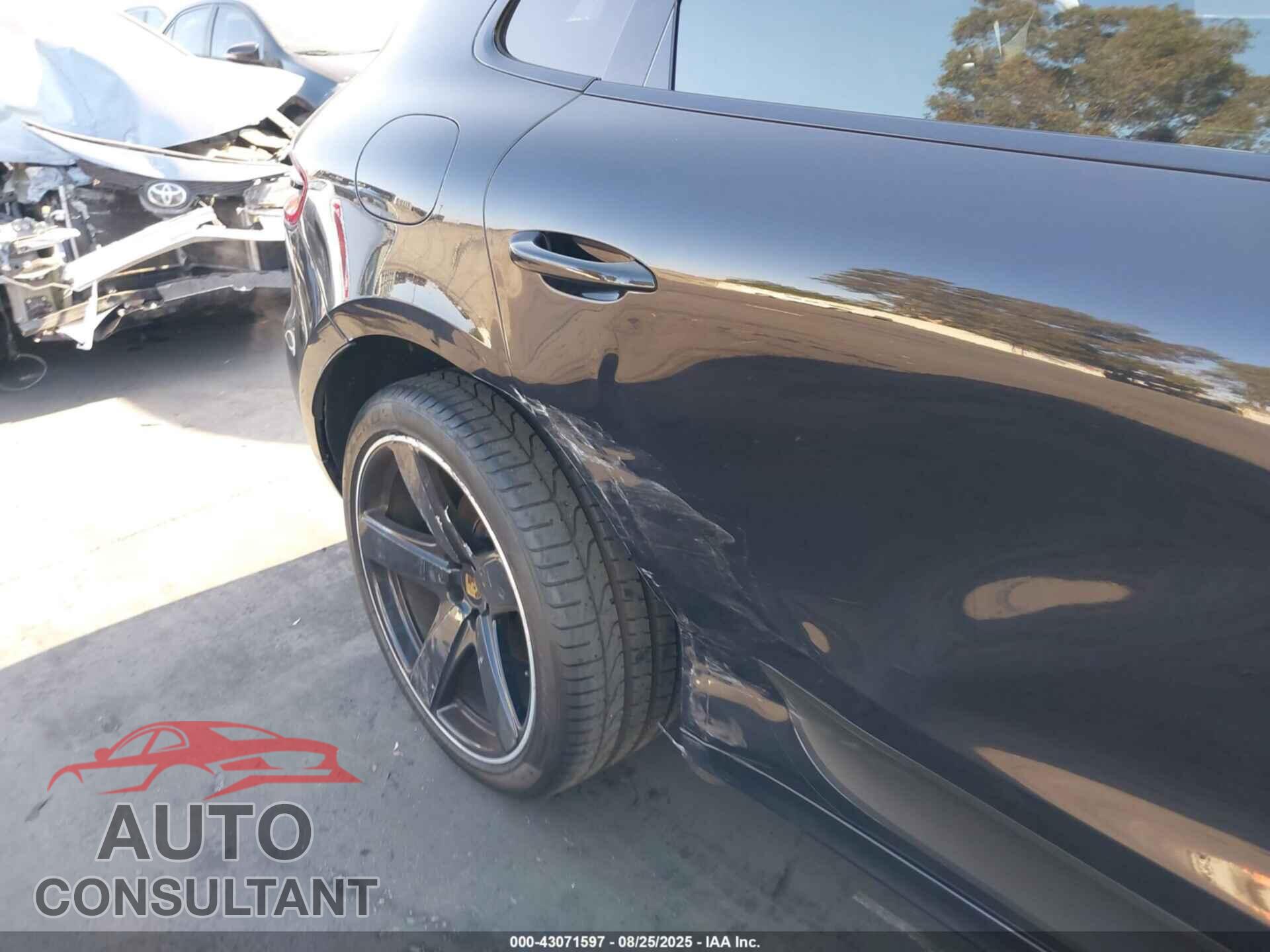 PORSCHE MACAN 2017 - WP1AB2A52HLB14143