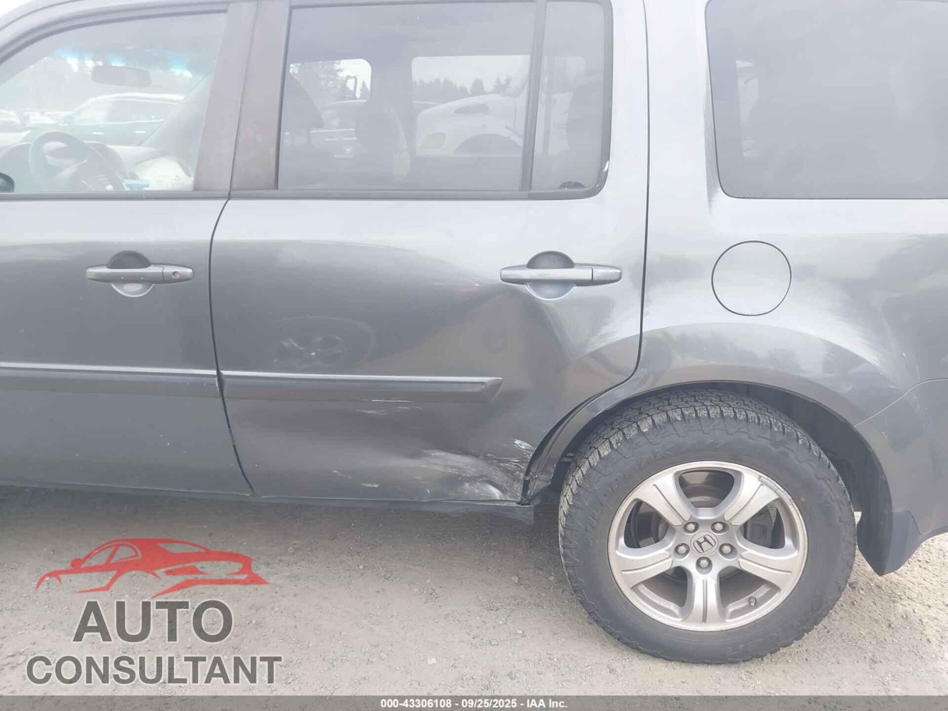 HONDA PILOT 2012 - 5FNYF4H44CB001044