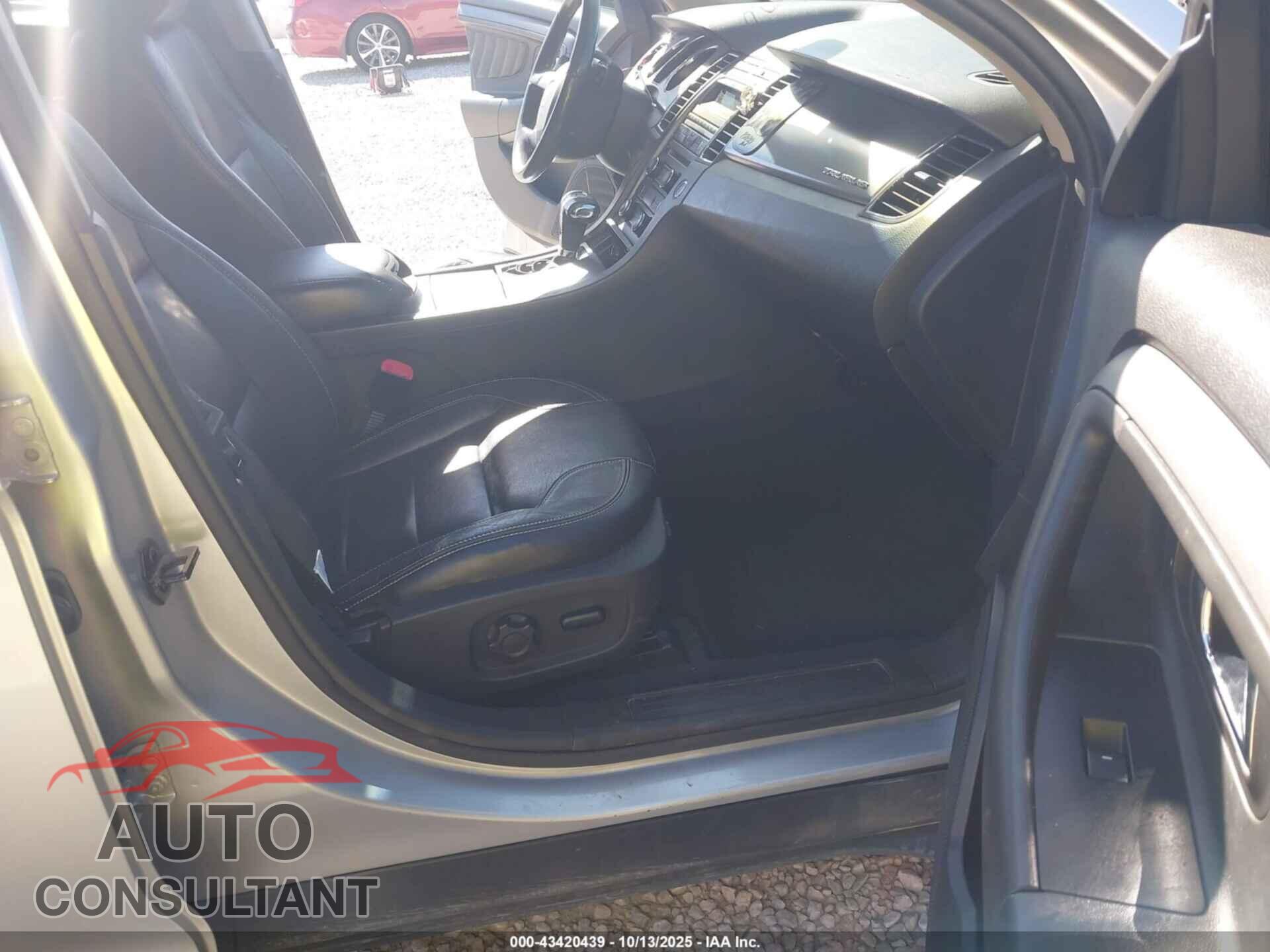FORD TAURUS 2011 - 1FAHP2EW3BG157724