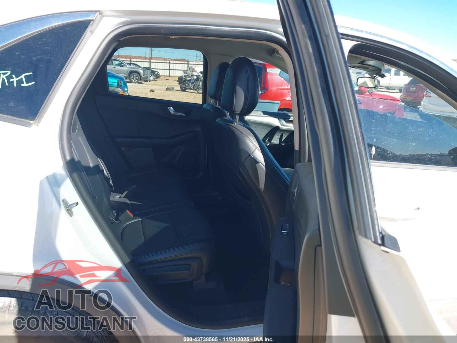 FORD ESCAPE 2020 - 1FMCU0G64LUA31966
