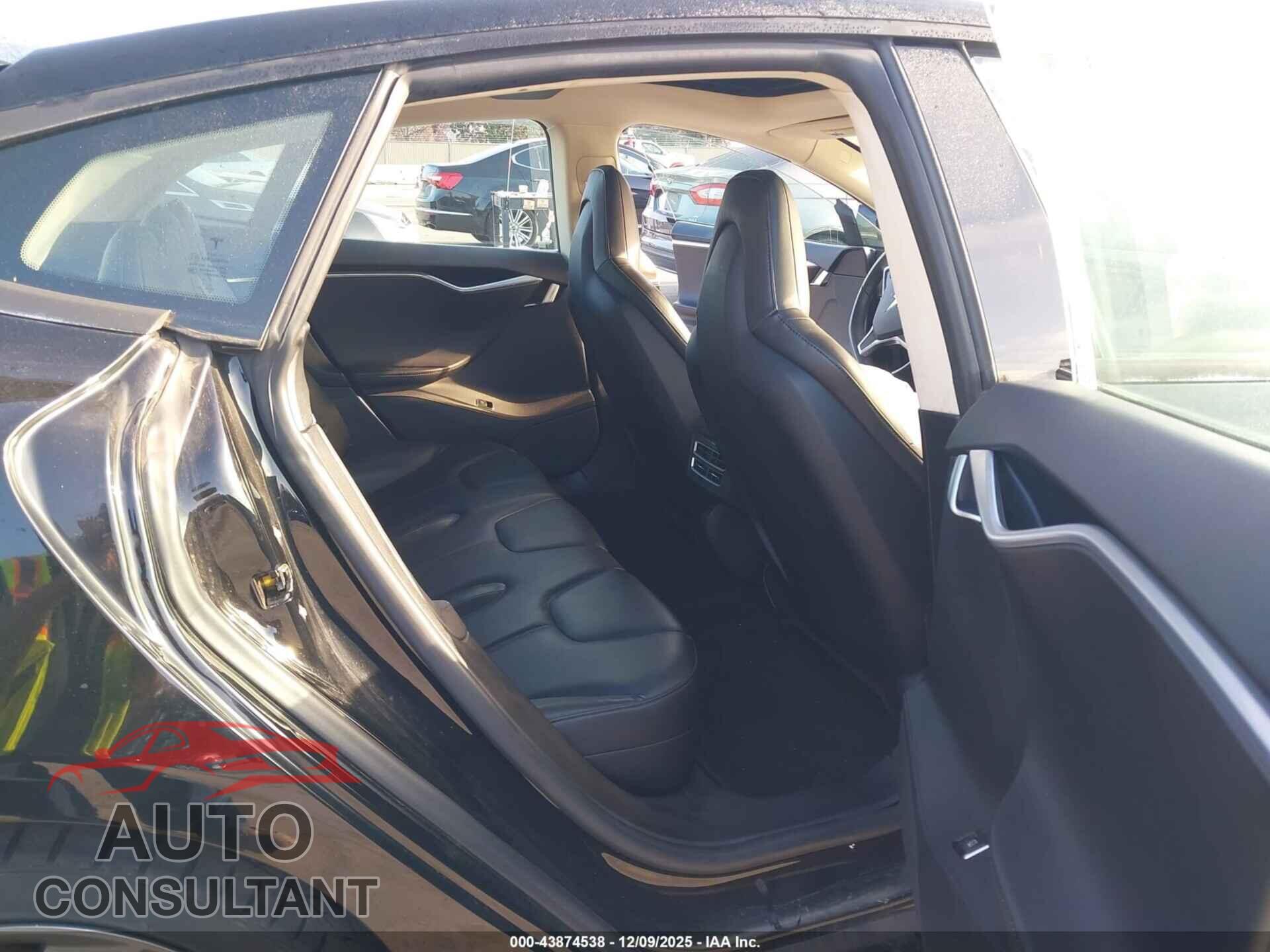 TESLA MODEL S 2013 - 5YJSA1DN7DFP13423