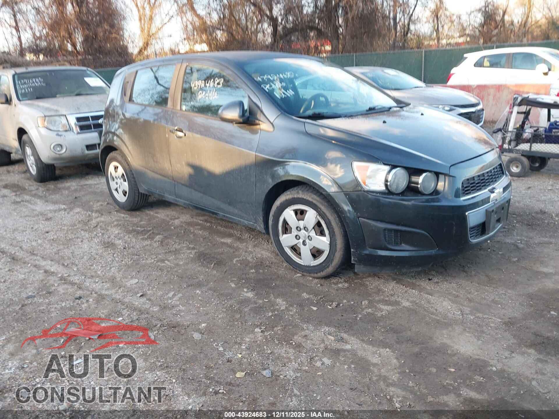 CHEVROLET SONIC 2014 - 1G1JA6SG5E4158552