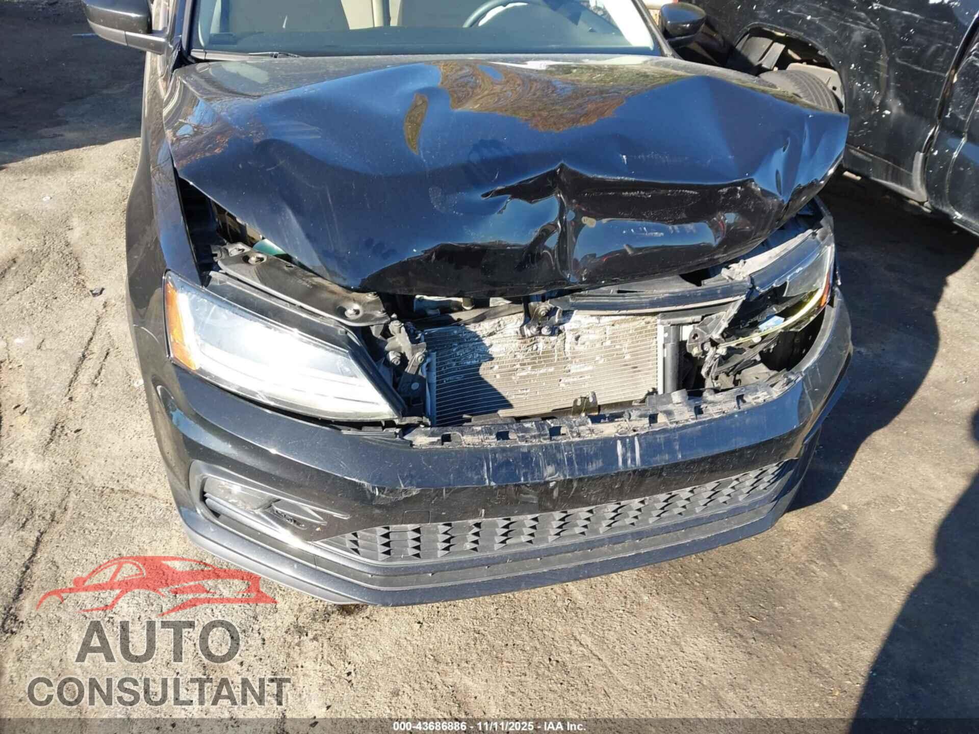 VOLKSWAGEN JETTA 2018 - 3VWDB7AJ2JM211529