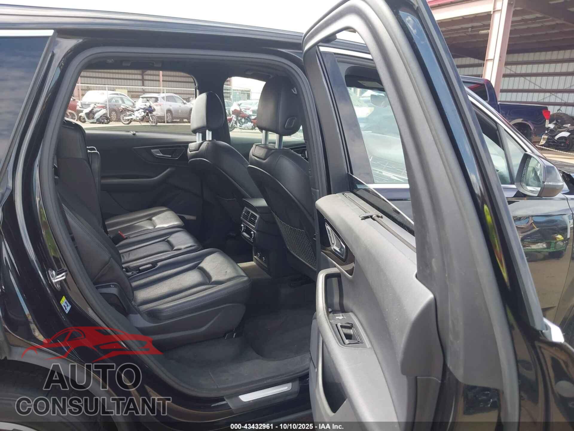 AUDI Q7 2019 - WA1LABF76KD016932