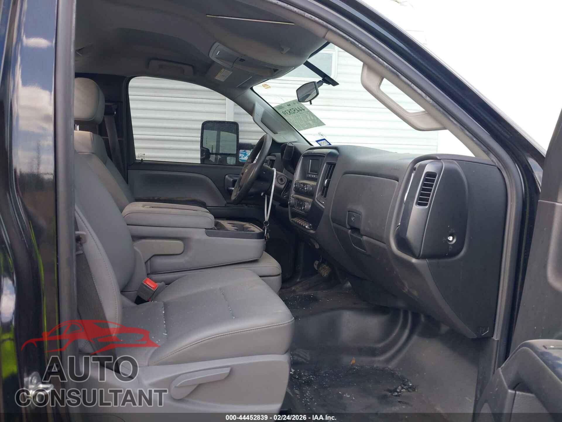 CHEVROLET SILVERADO MD 2023 - 1HTKJPVM2PH386879
