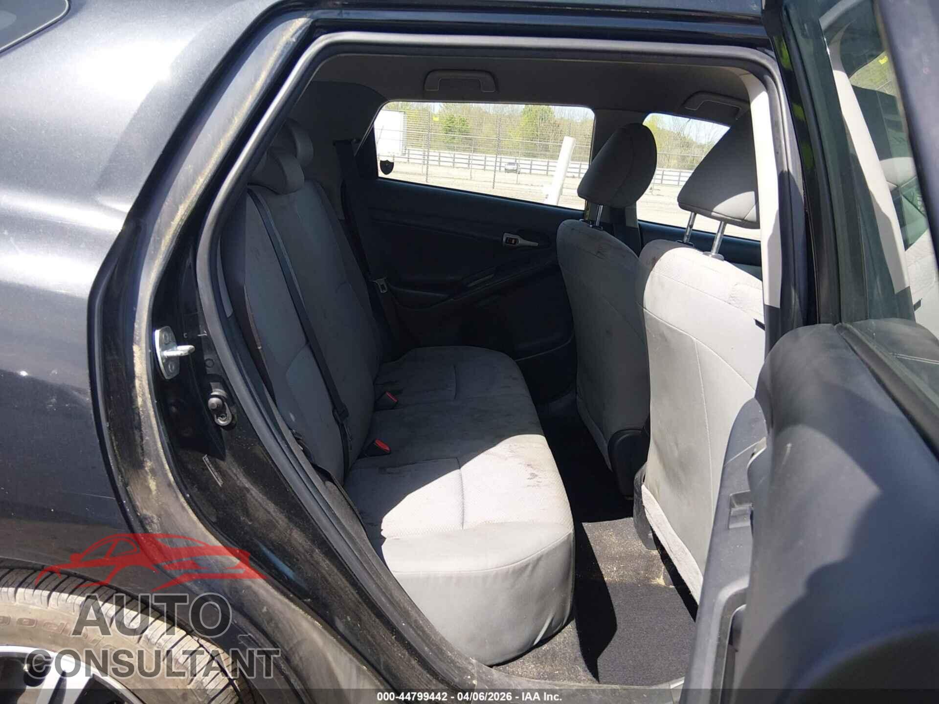 TOYOTA MATRIX 2011 - 2T1KU4EEXBC746845