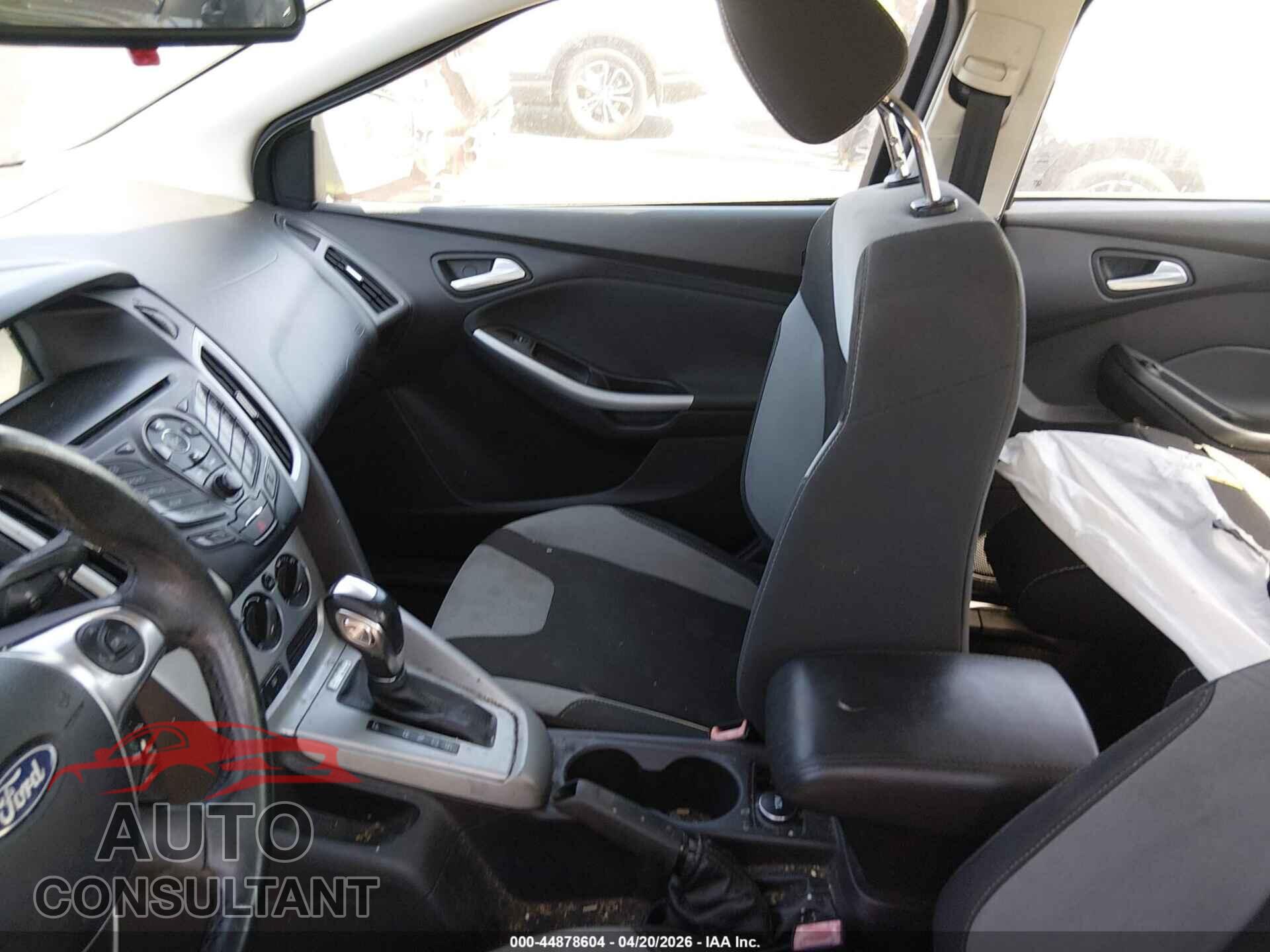 FORD FOCUS 2012 - 1FAHP3F21CL377681