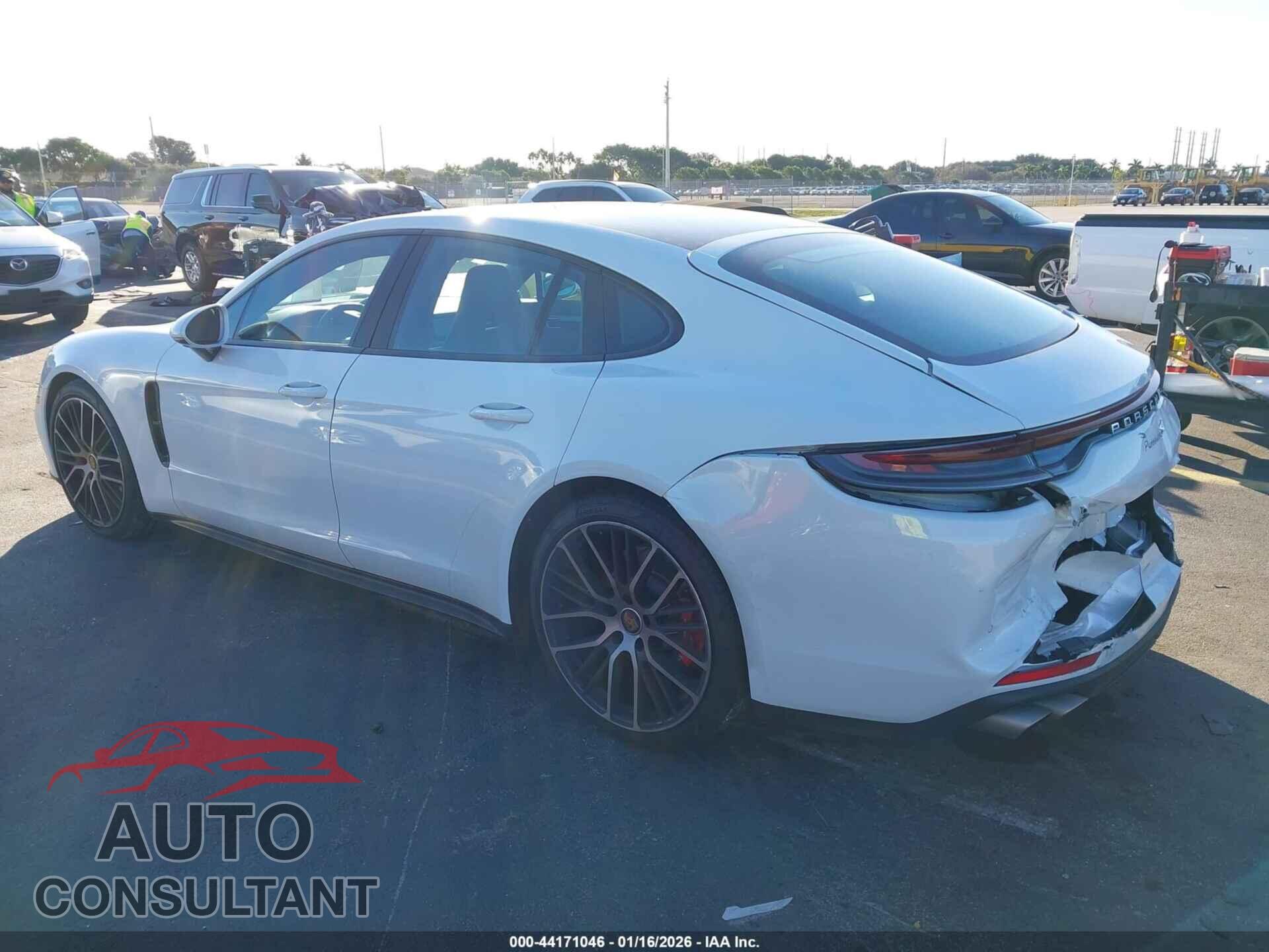 PORSCHE PANAMERA 2023 - WP0AB2A73PL130367