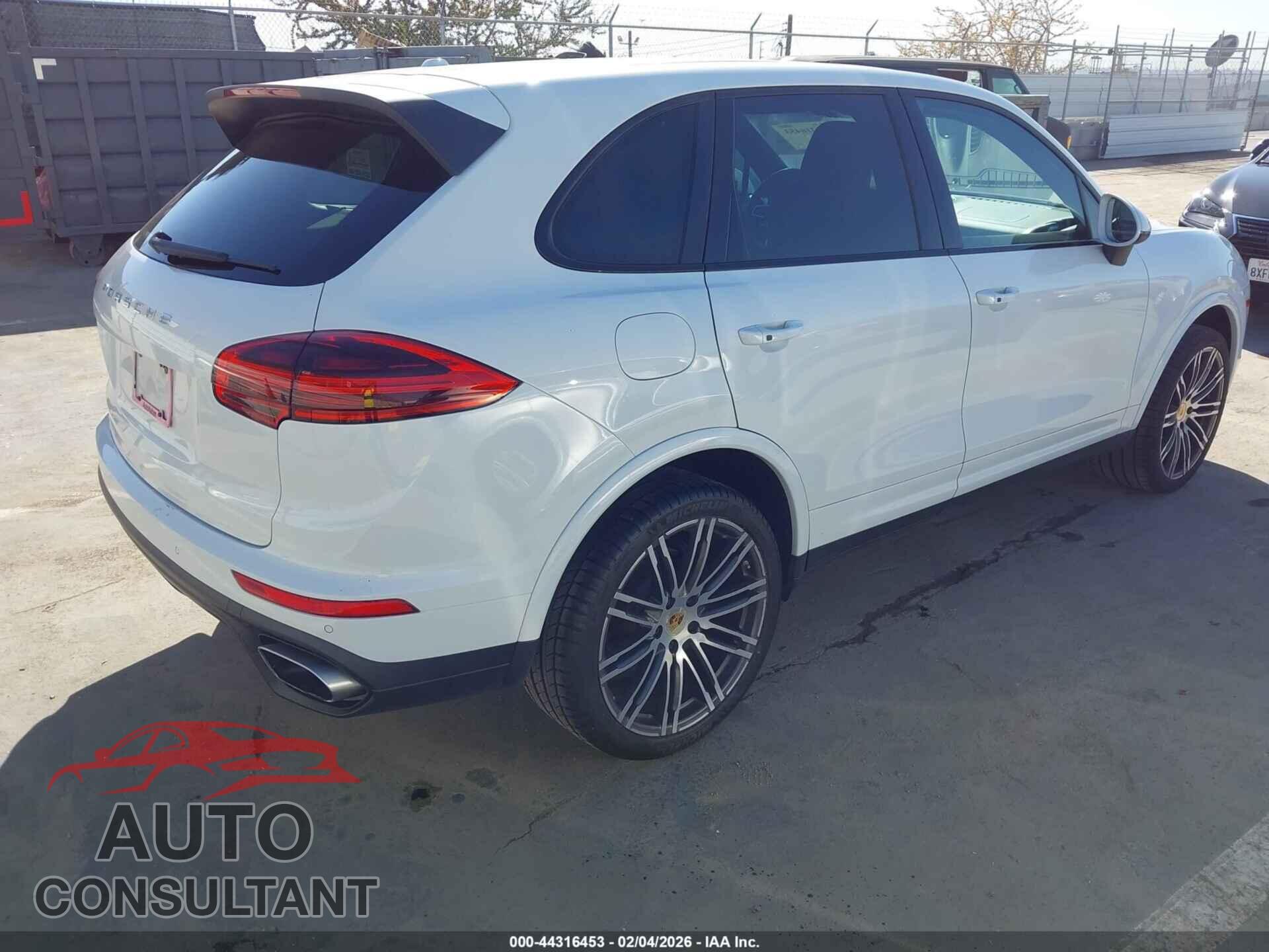 PORSCHE CAYENNE 2017 - WP1AA2A29HKA89482