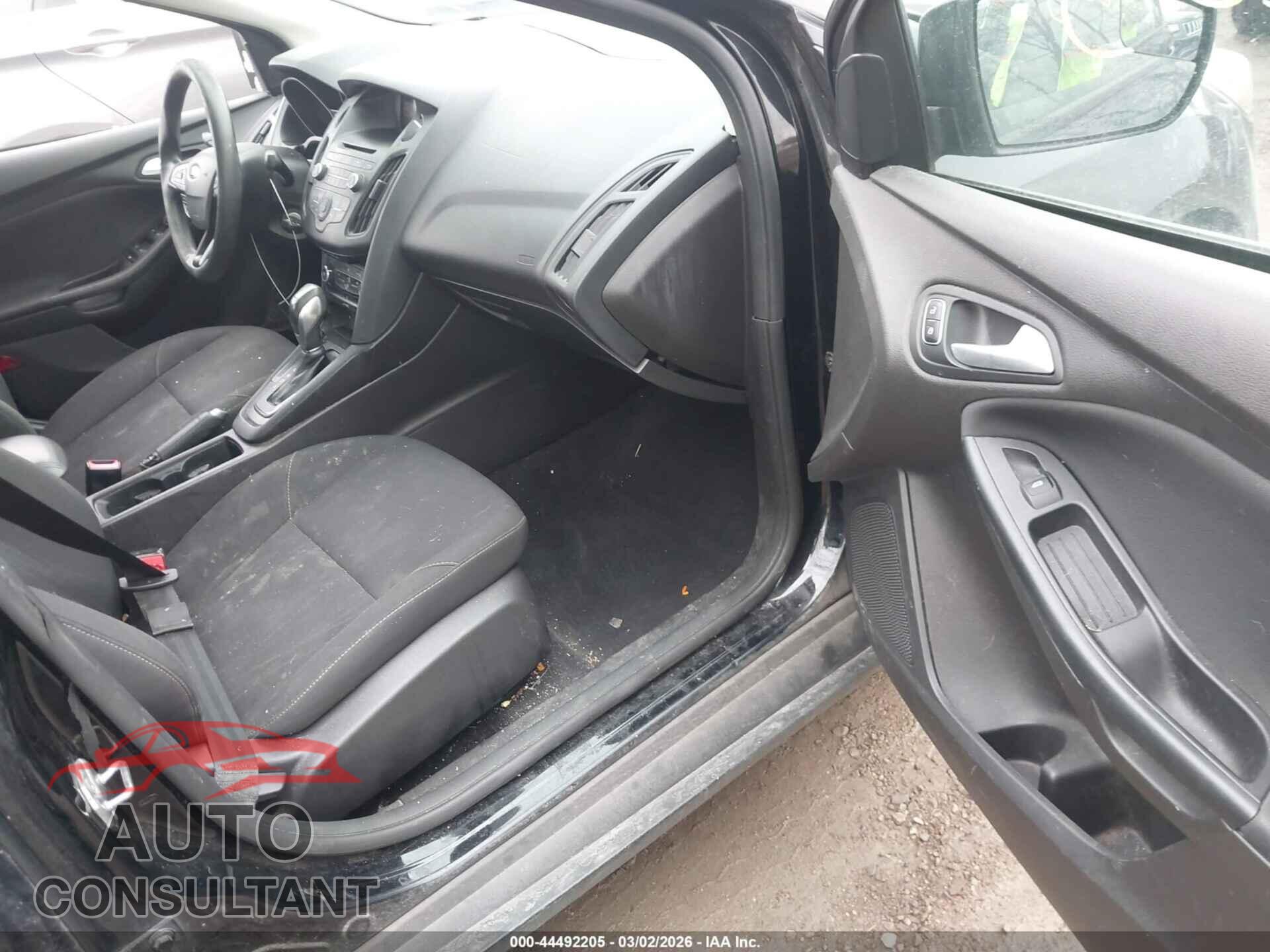 FORD FOCUS 2016 - 1FADP3F23GL389531