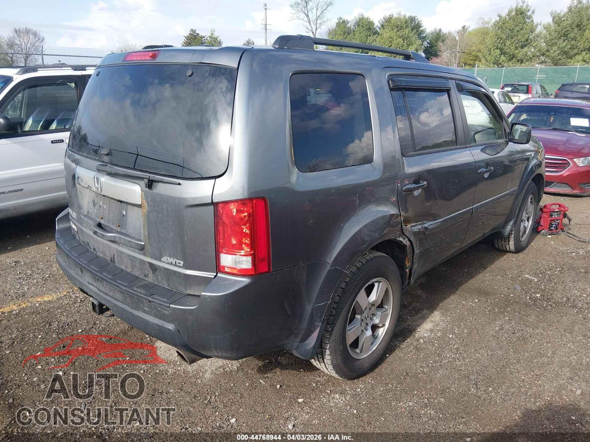 HONDA PILOT 2011 - 5FNYF4H58BB044678