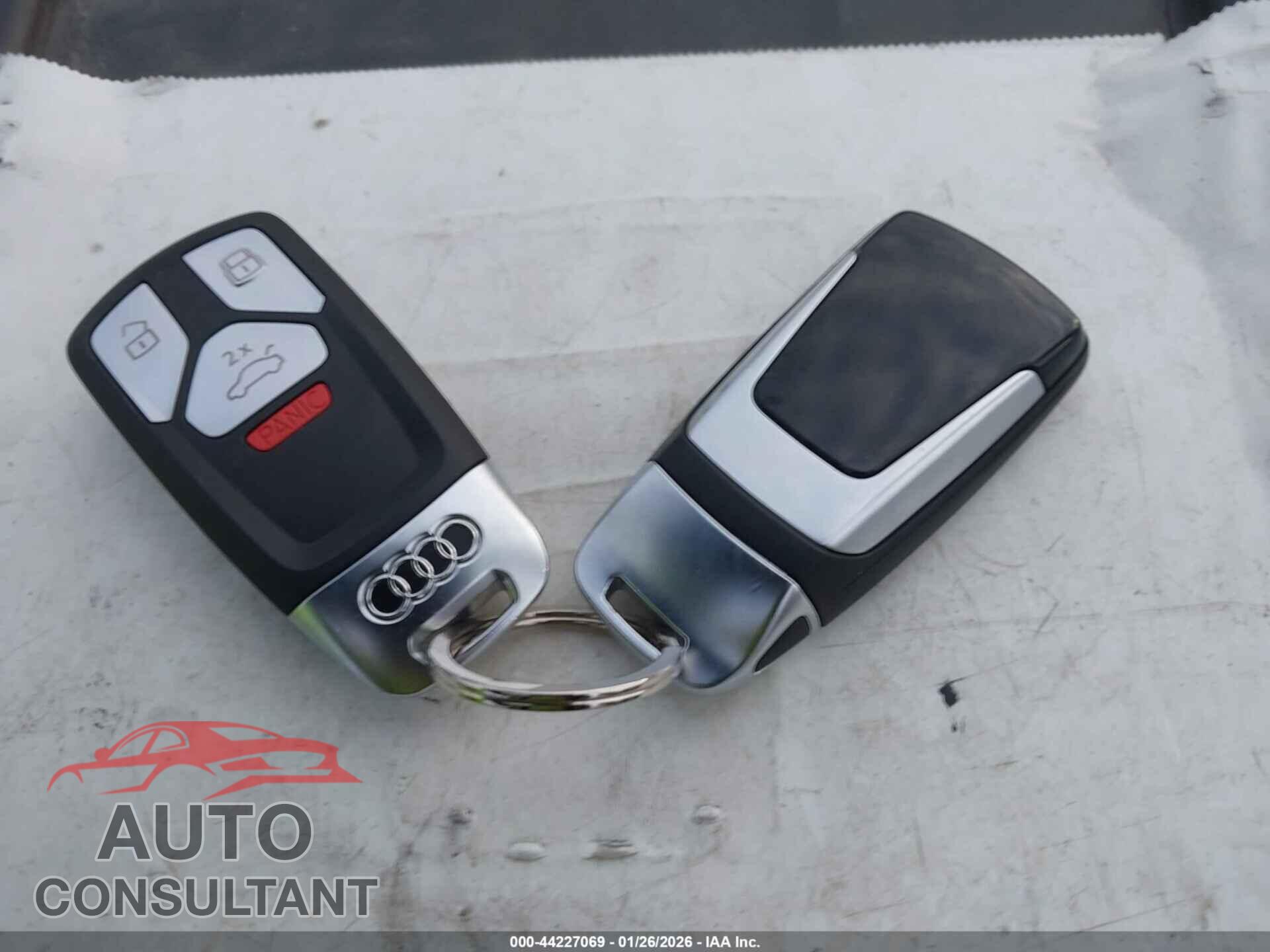 AUDI A4 2023 - WAUDAAF40PN001061