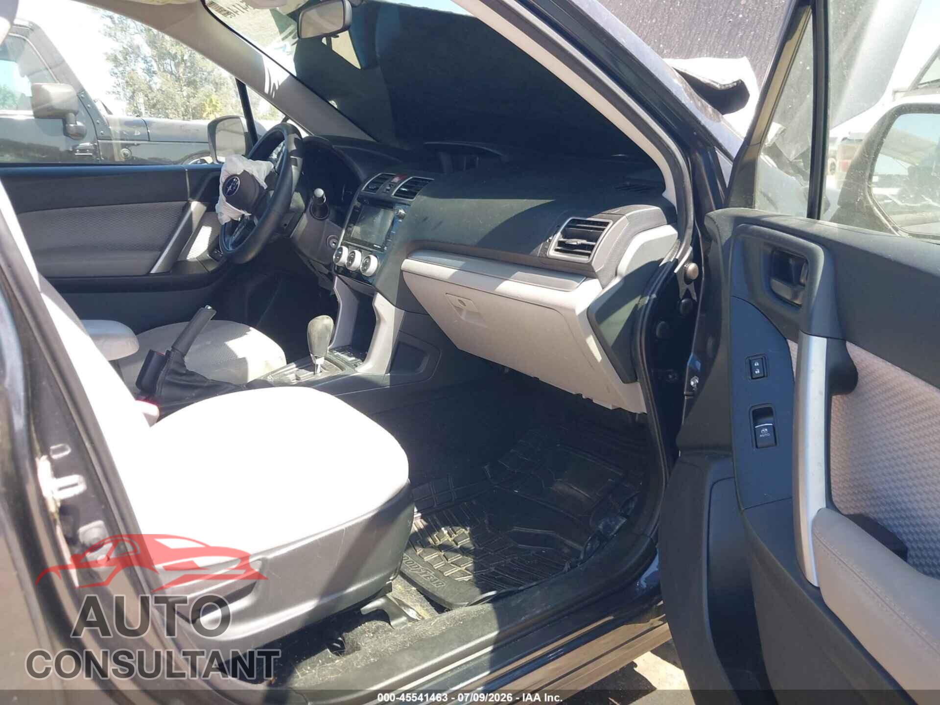 SUBARU FORESTER 2017 - JF2SJAGC8HH444124