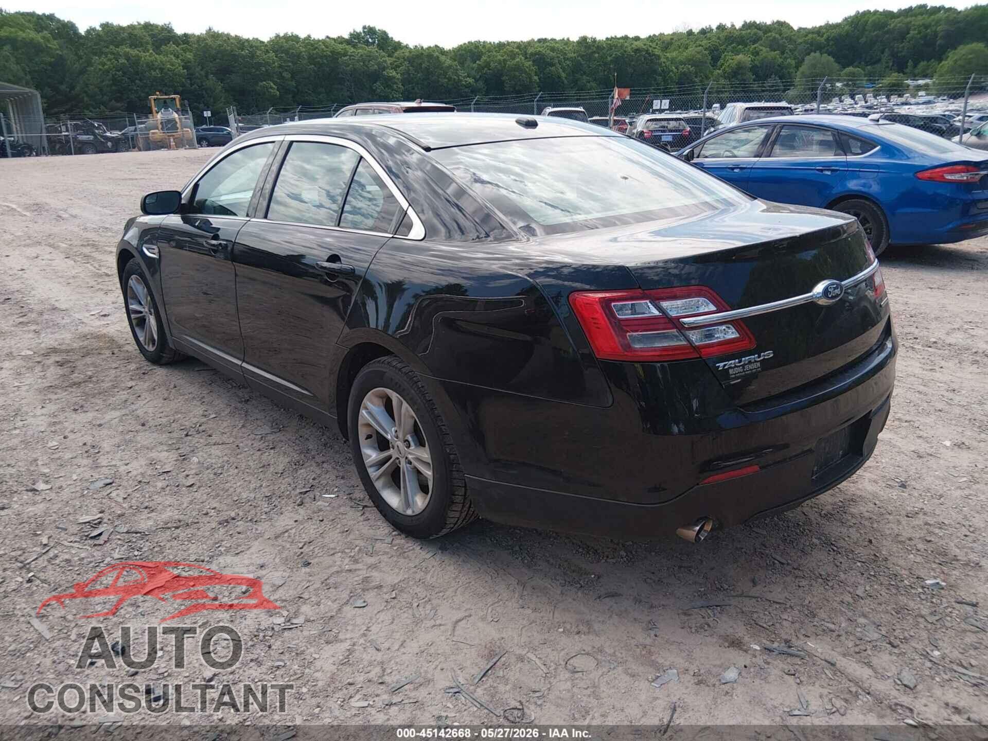 FORD TAURUS 2018 - 1FAHP2D86JG115422