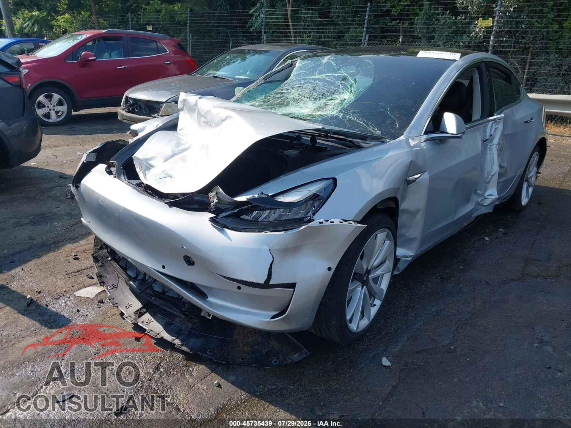TESLA MODEL 3 2018 - 5YJ3E1EA5JF031107