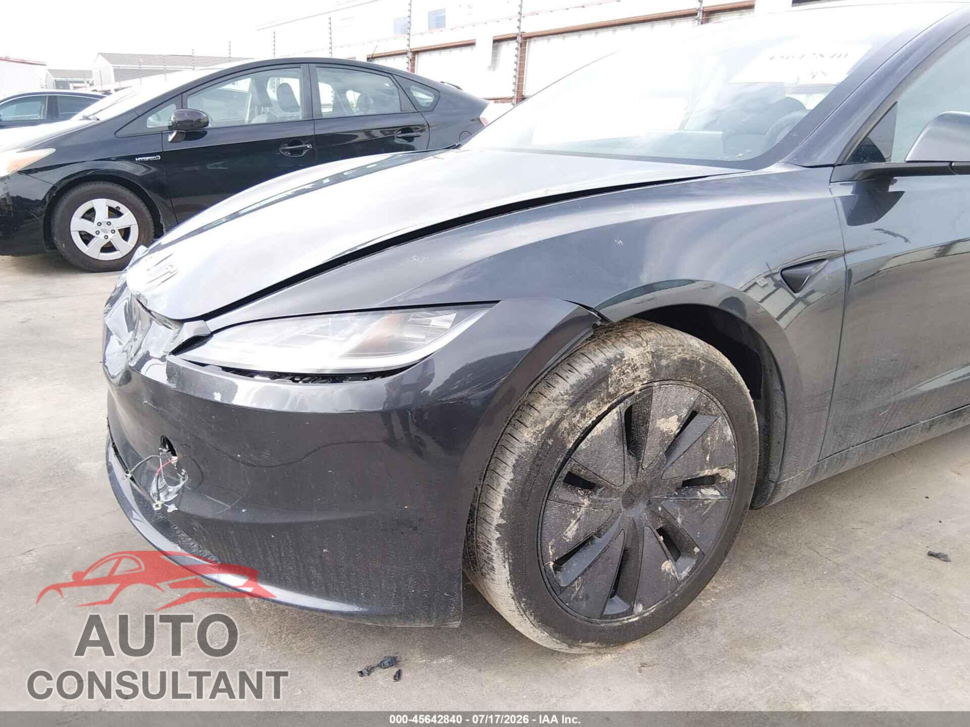 TESLA MODEL 3 2024 - 5YJ3E1EA0RF718796