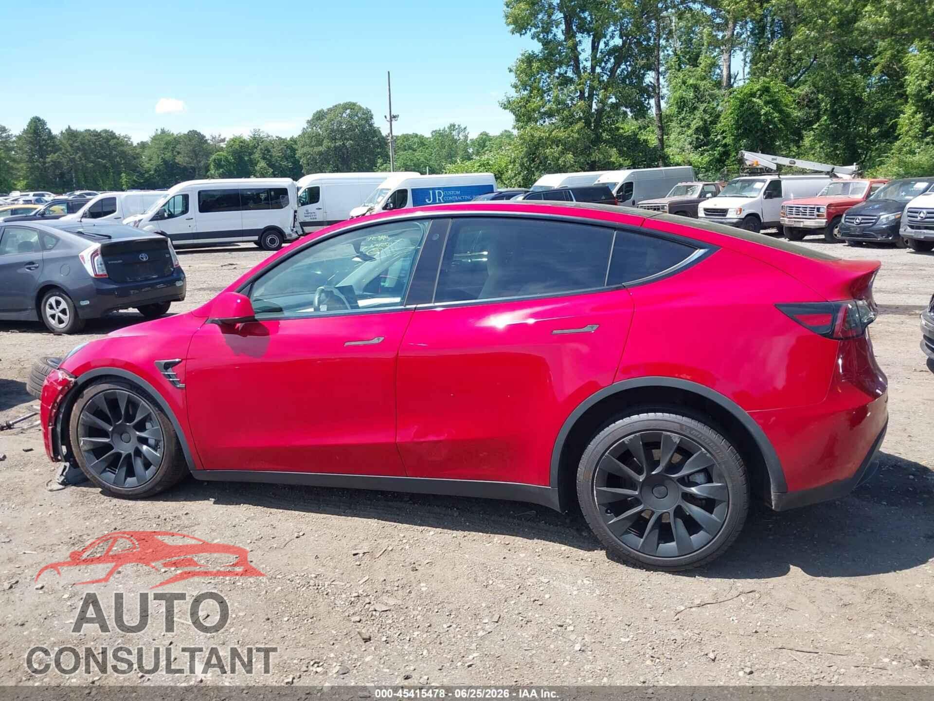 TESLA MODEL Y 2023 - 7SAYGAEE4PF642485
