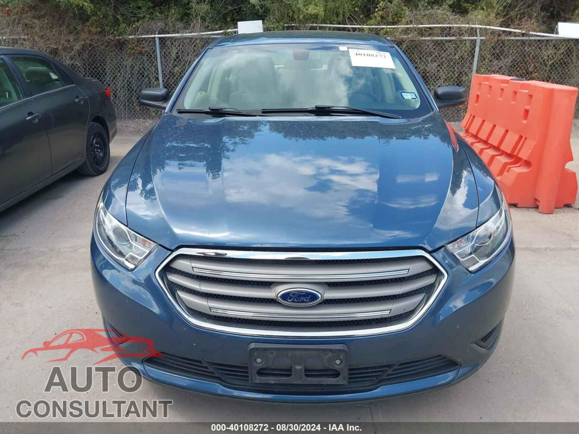 FORD TAURUS 2018 - 1FAHP2D8XJG112751