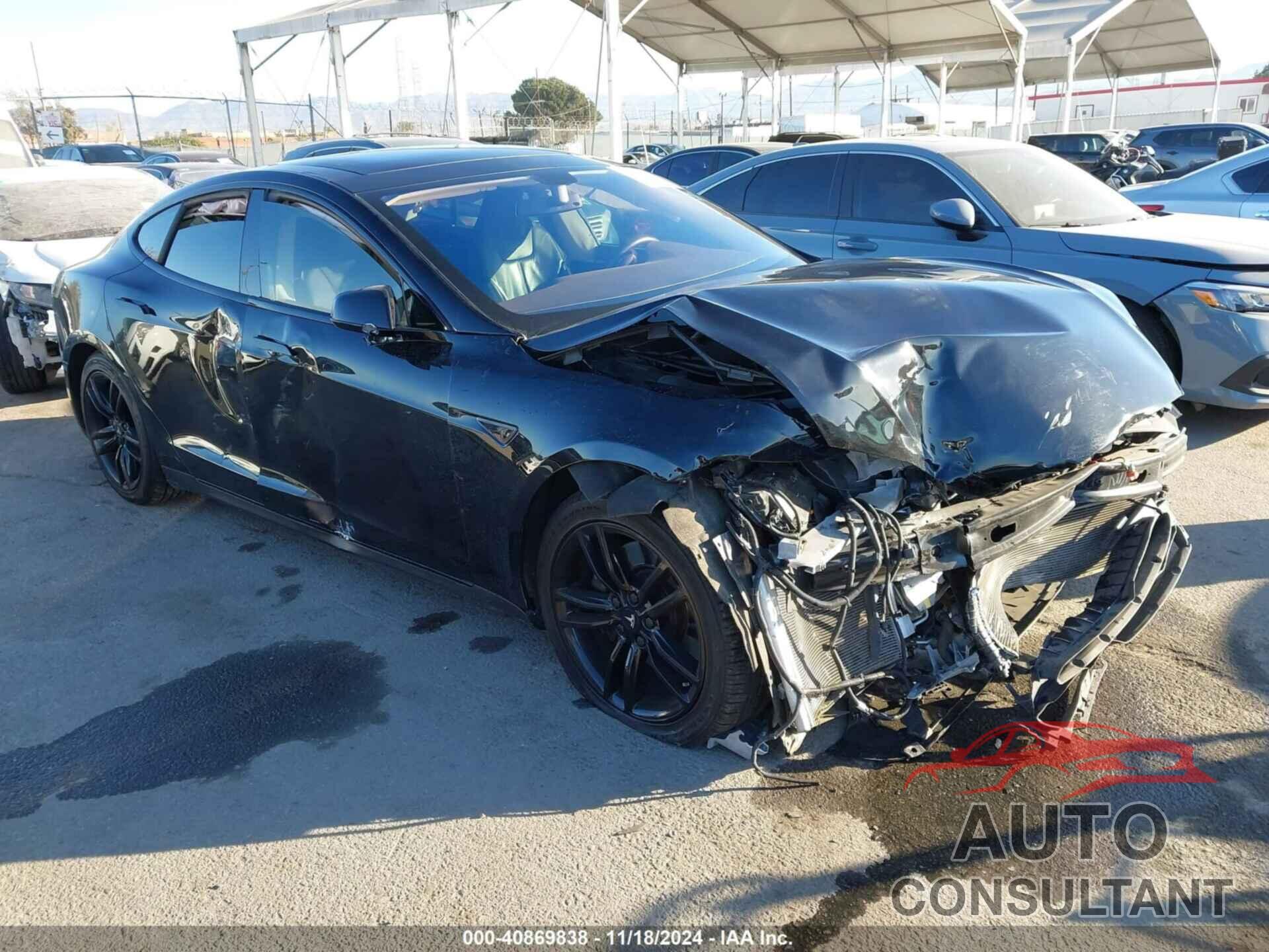 TESLA MODEL S 2013 - 5YJSA1AC3DFP10599