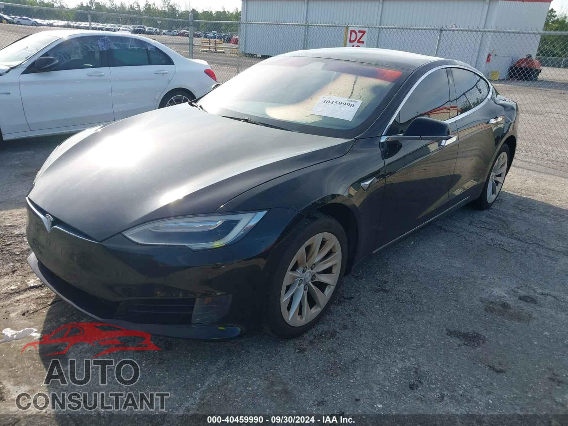 TESLA MODEL S 2017 - 5YJSA1E18HF203213