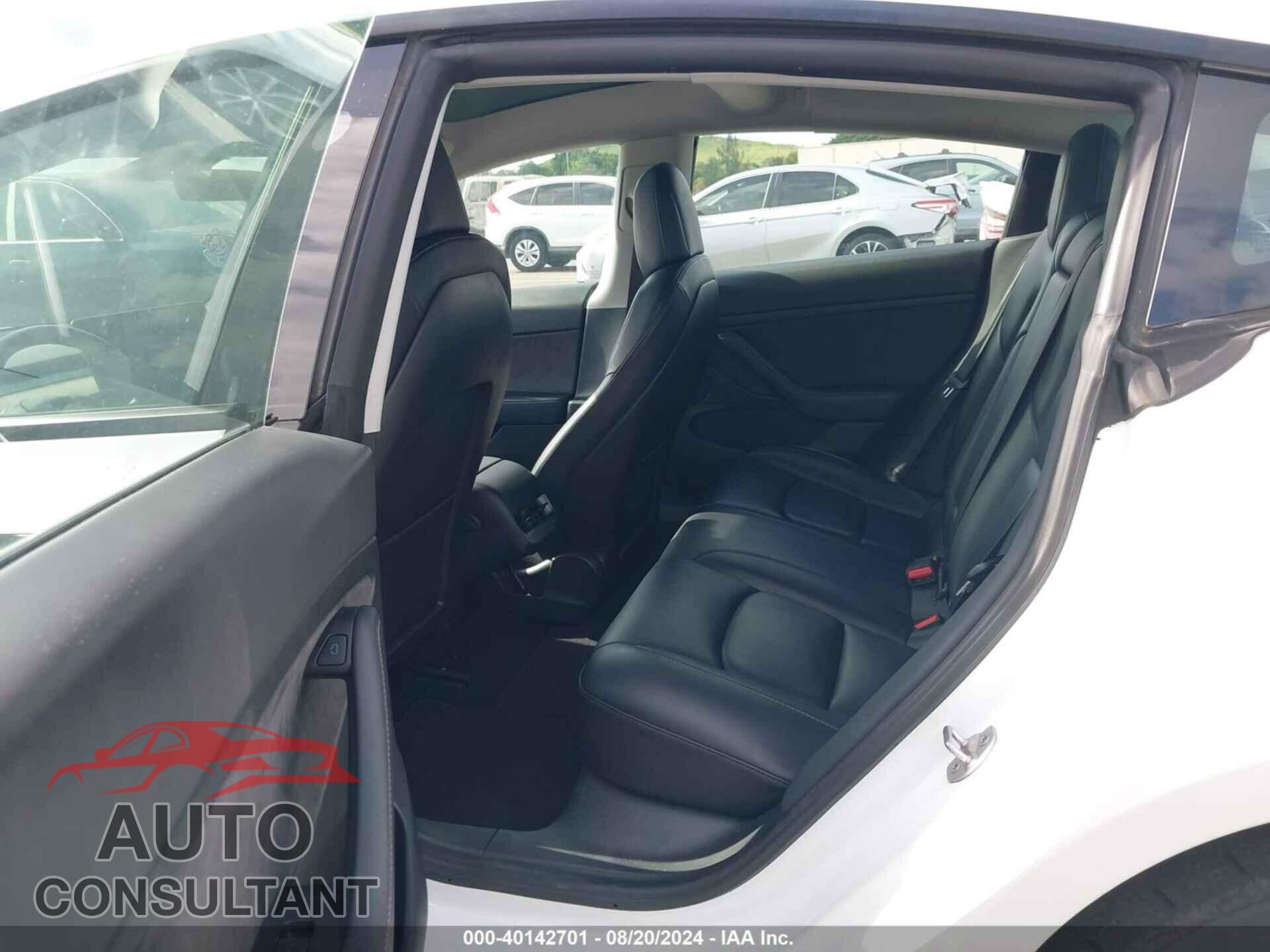 TESLA MODEL 3 2021 - 5YJ3E1EA5MF987109