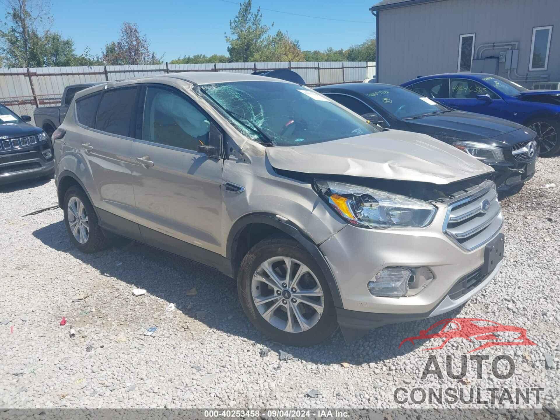 FORD ESCAPE 2017 - 1FMCU9GD7HUD82378