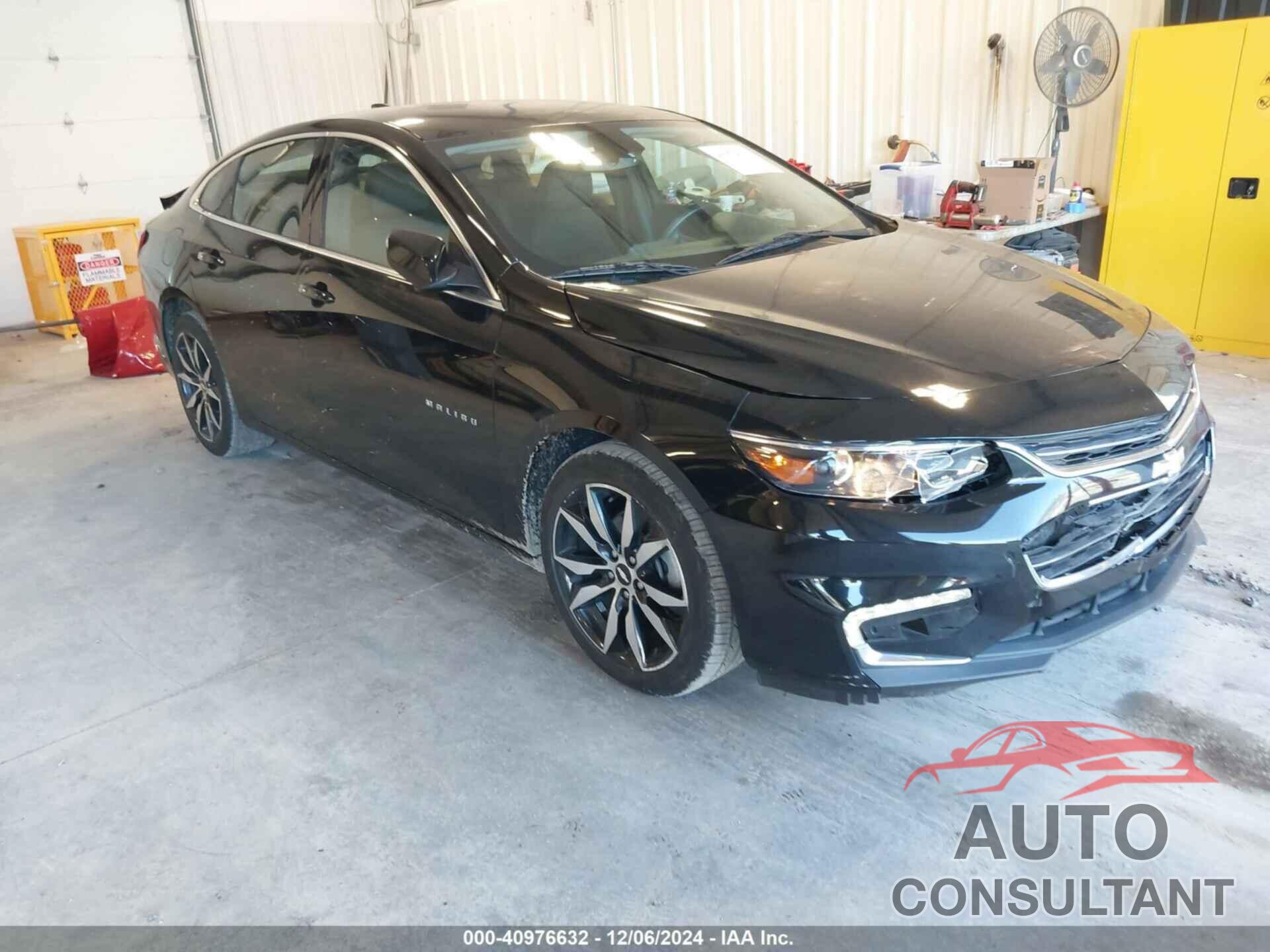 CHEVROLET MALIBU 2017 - 1G1ZE5ST1HF282938