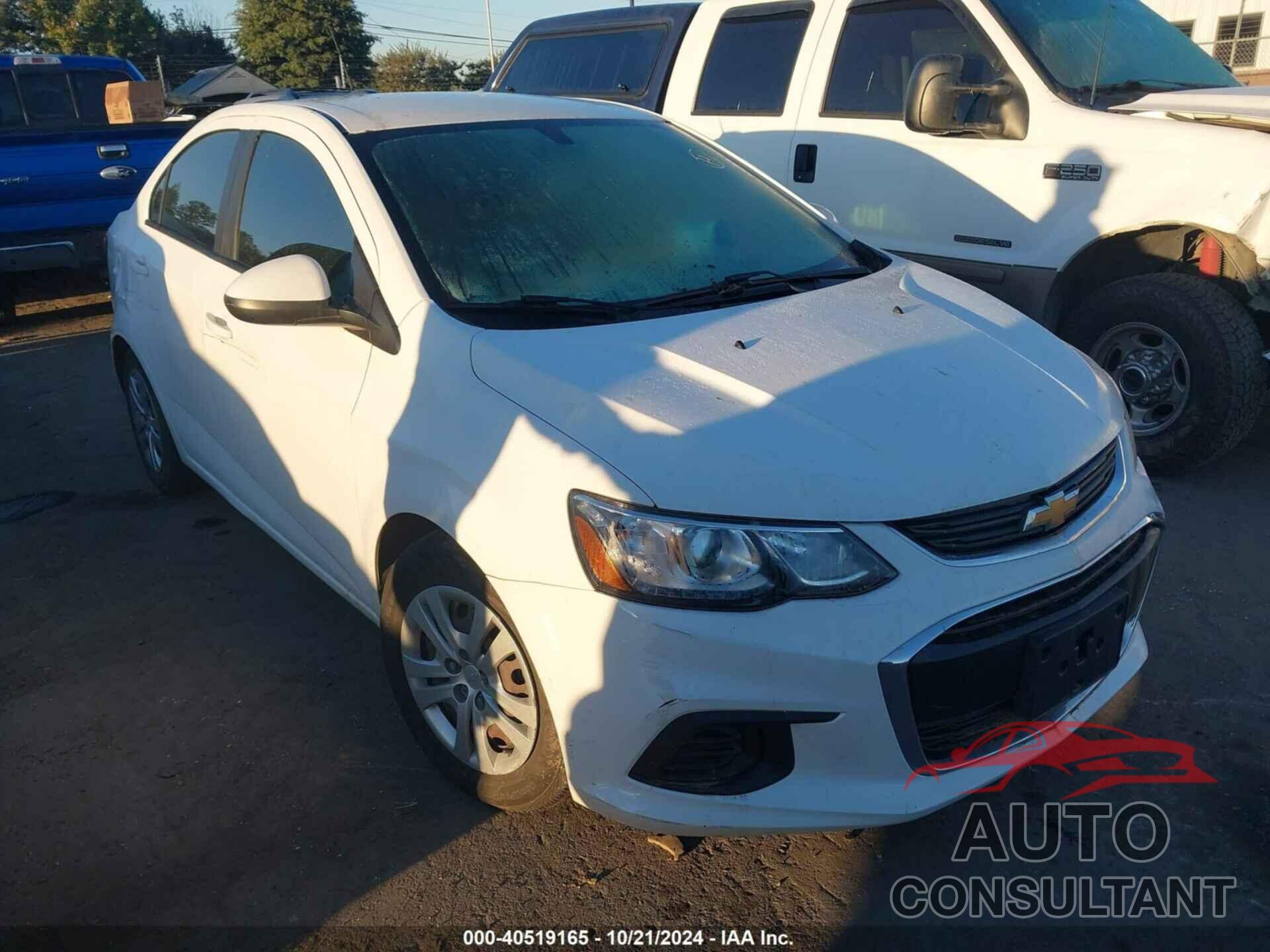 CHEVROLET SONIC 2017 - 1G1JB5SH7H4131258